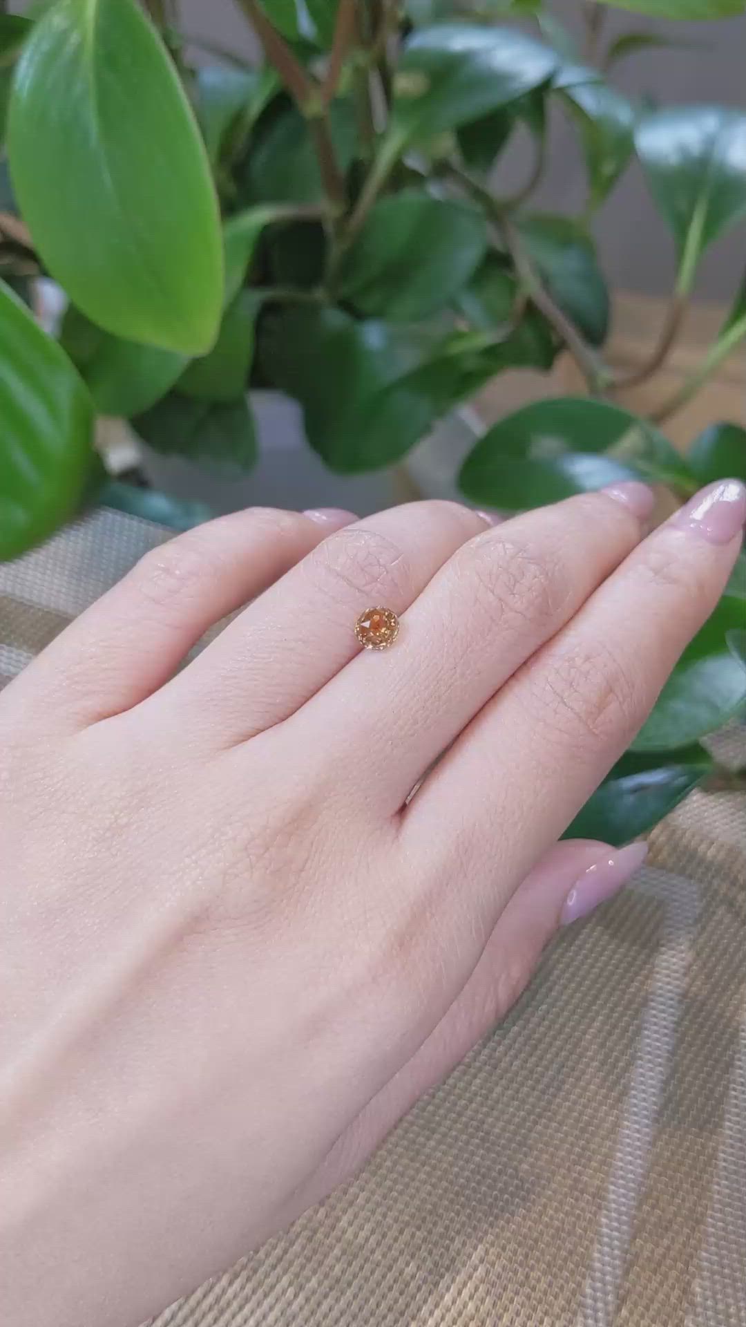 1.07 Ct. Bi Color Sapphire from Montana Size Video