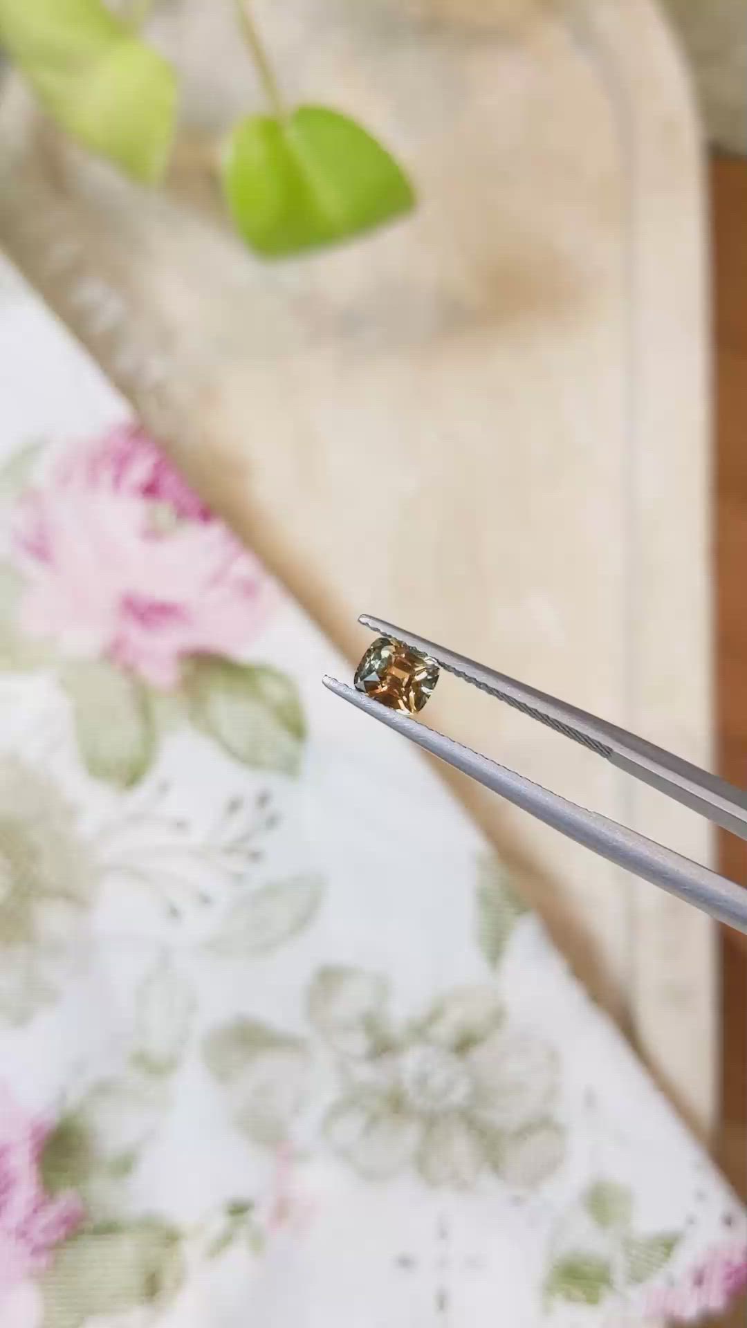1.04 Ct. Bi Color Sapphire from Montana Size Video
