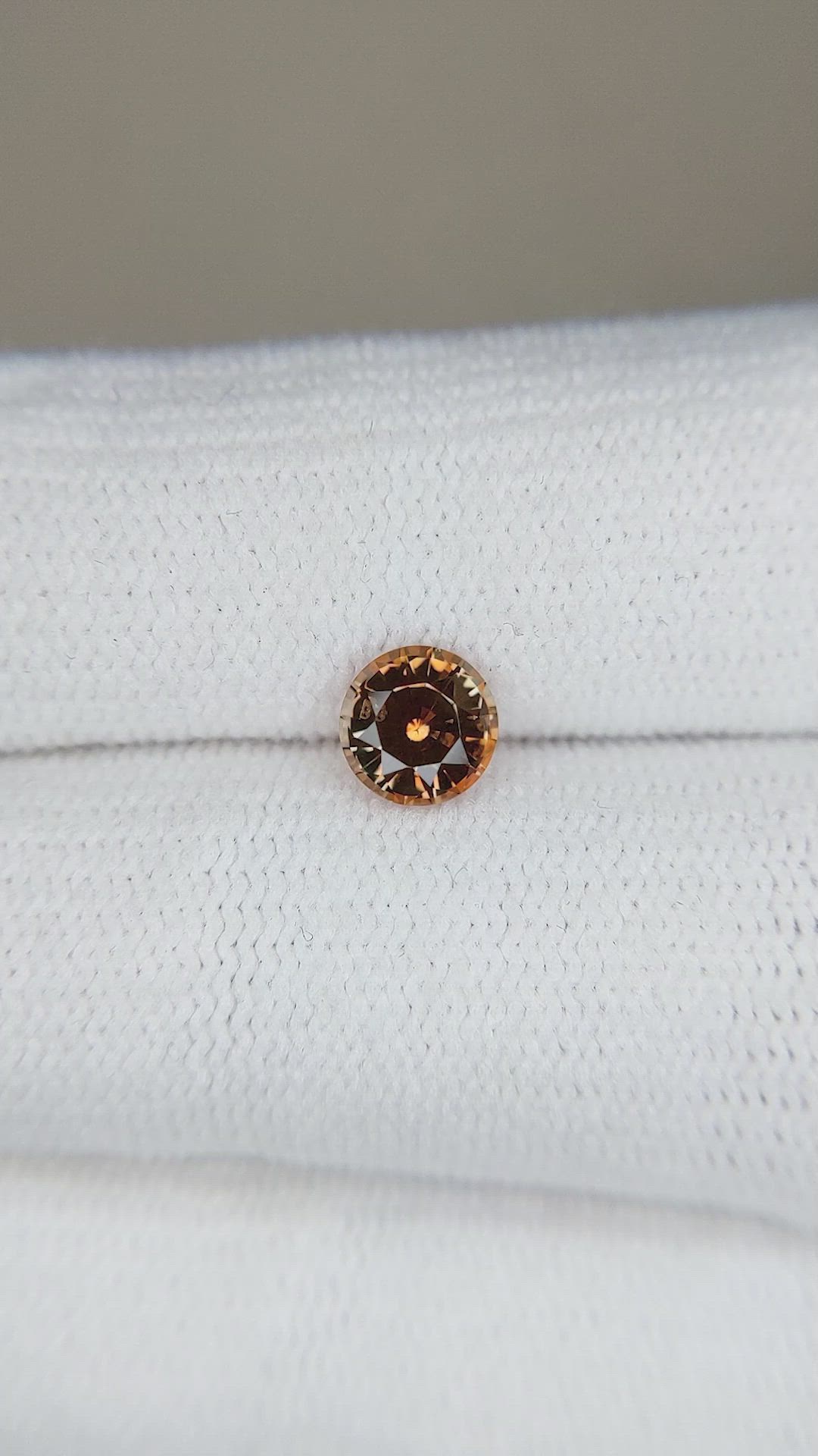 0.84 Ct. Bi Color Sapphire from Montana Size Video