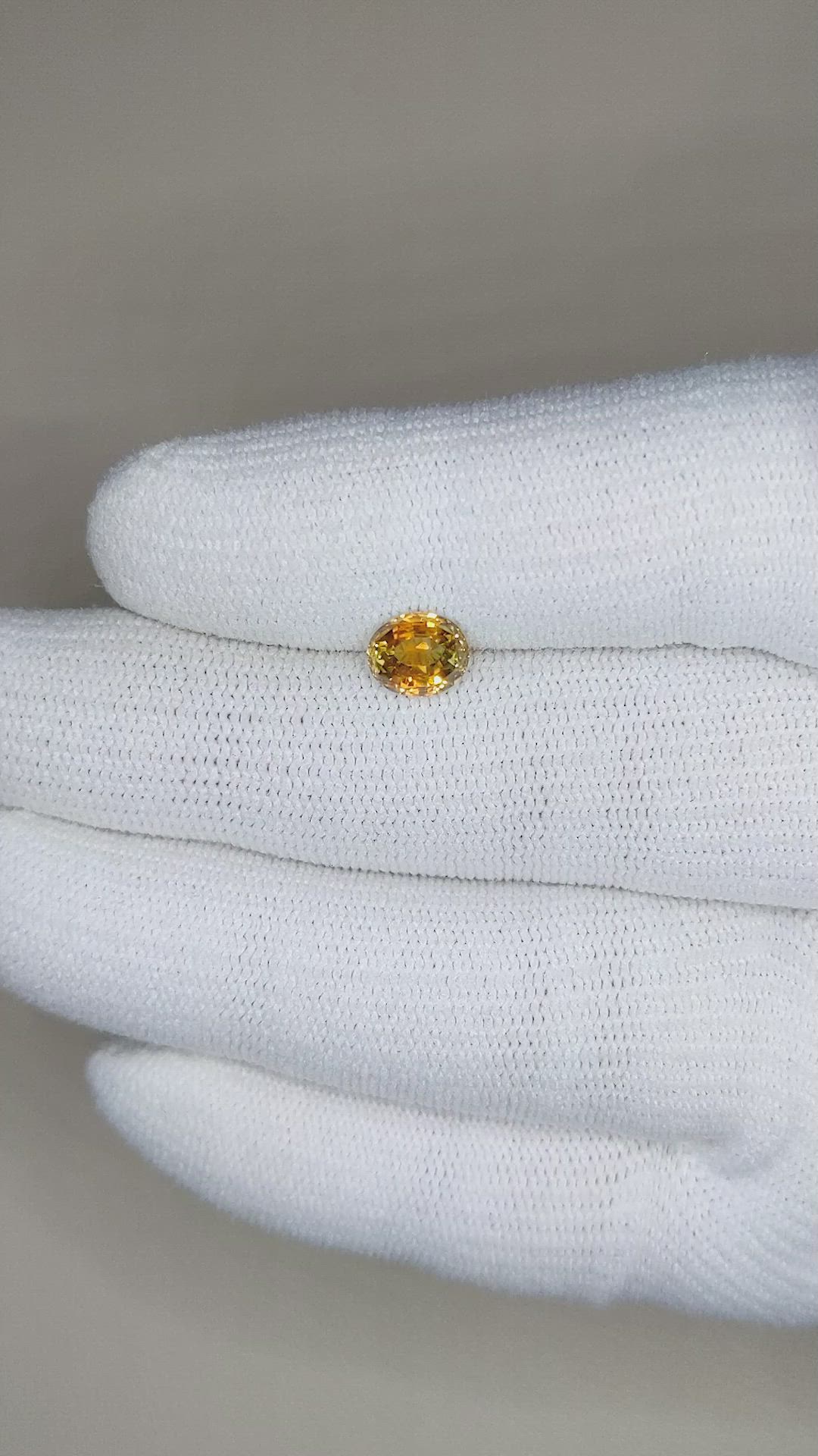 1.40 Ct. Bi Color Sapphire from Montana Size Video