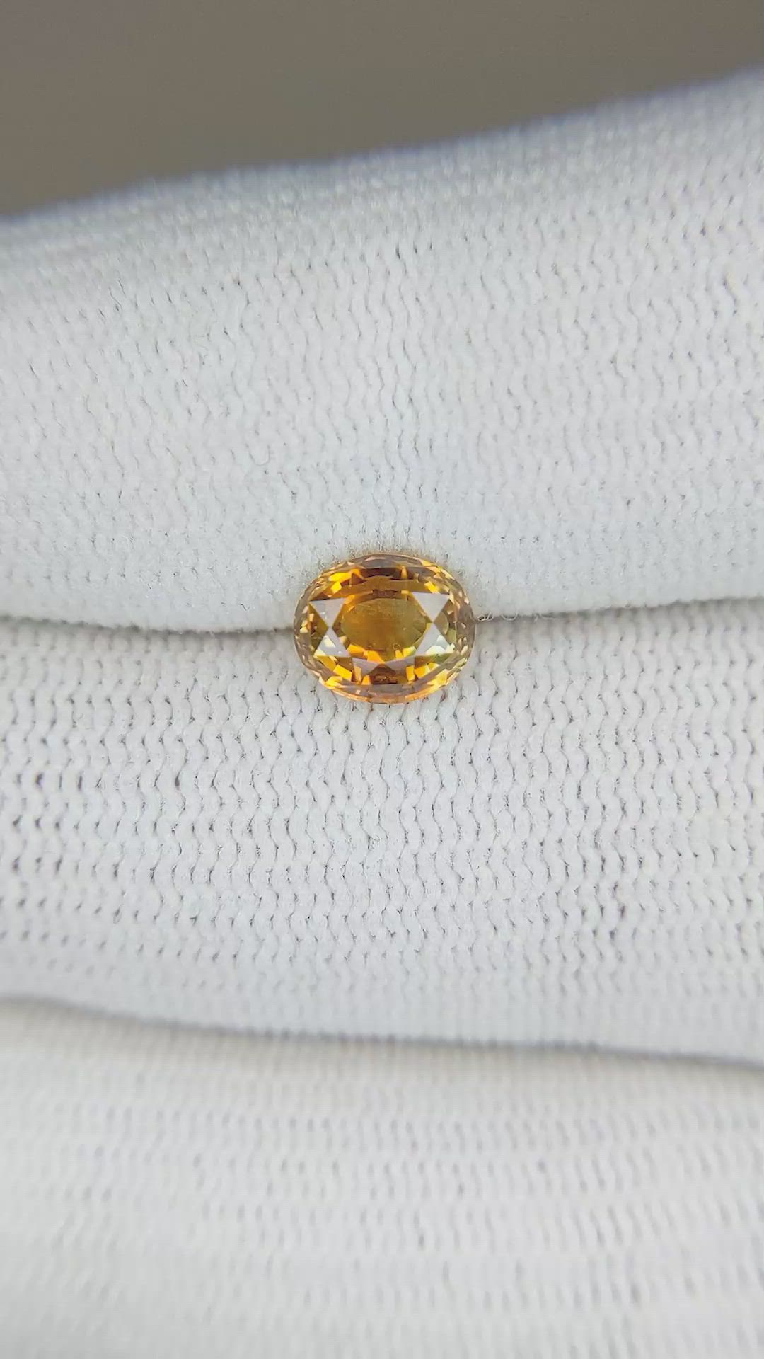 1.40 Ct. Bi Color Sapphire from Montana Size Video