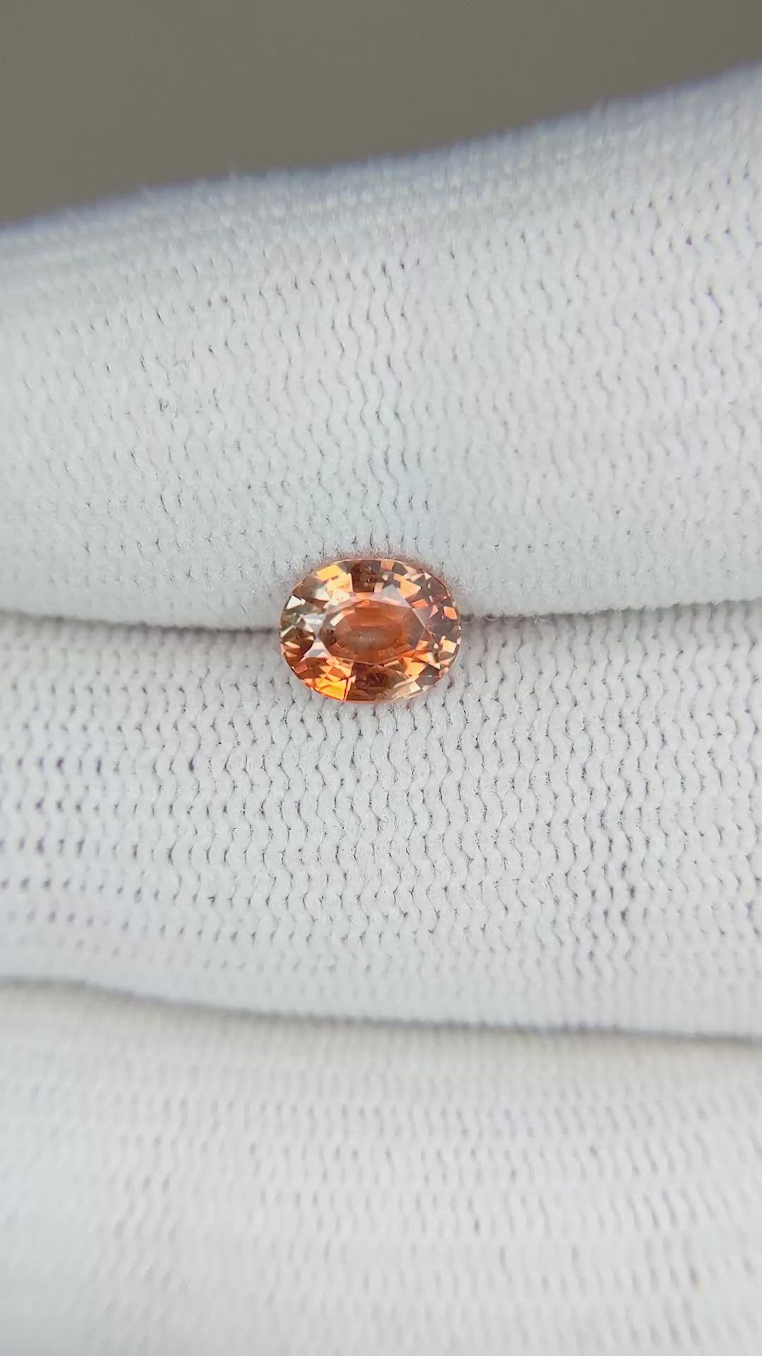 1.21 Ct. Bi Color Sapphire from Montana Size Video