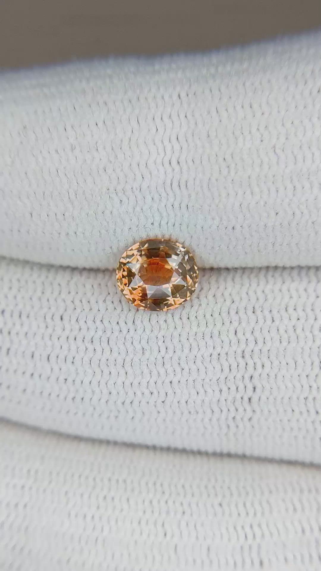 1.21 Ct. Bi Color Sapphire from Montana Size Video