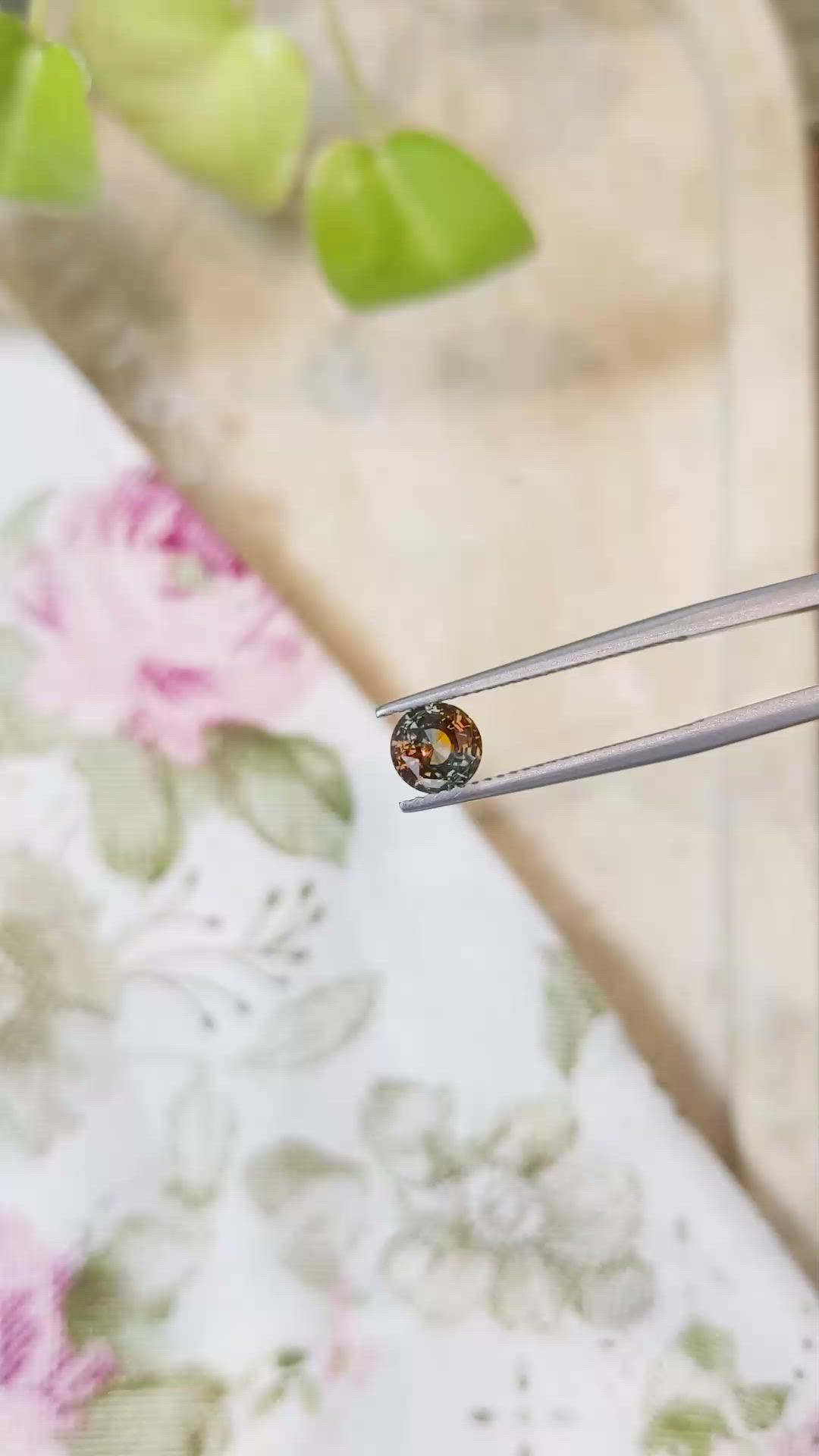 1.23 Ct. Bi Color Sapphire from Montana Size Video