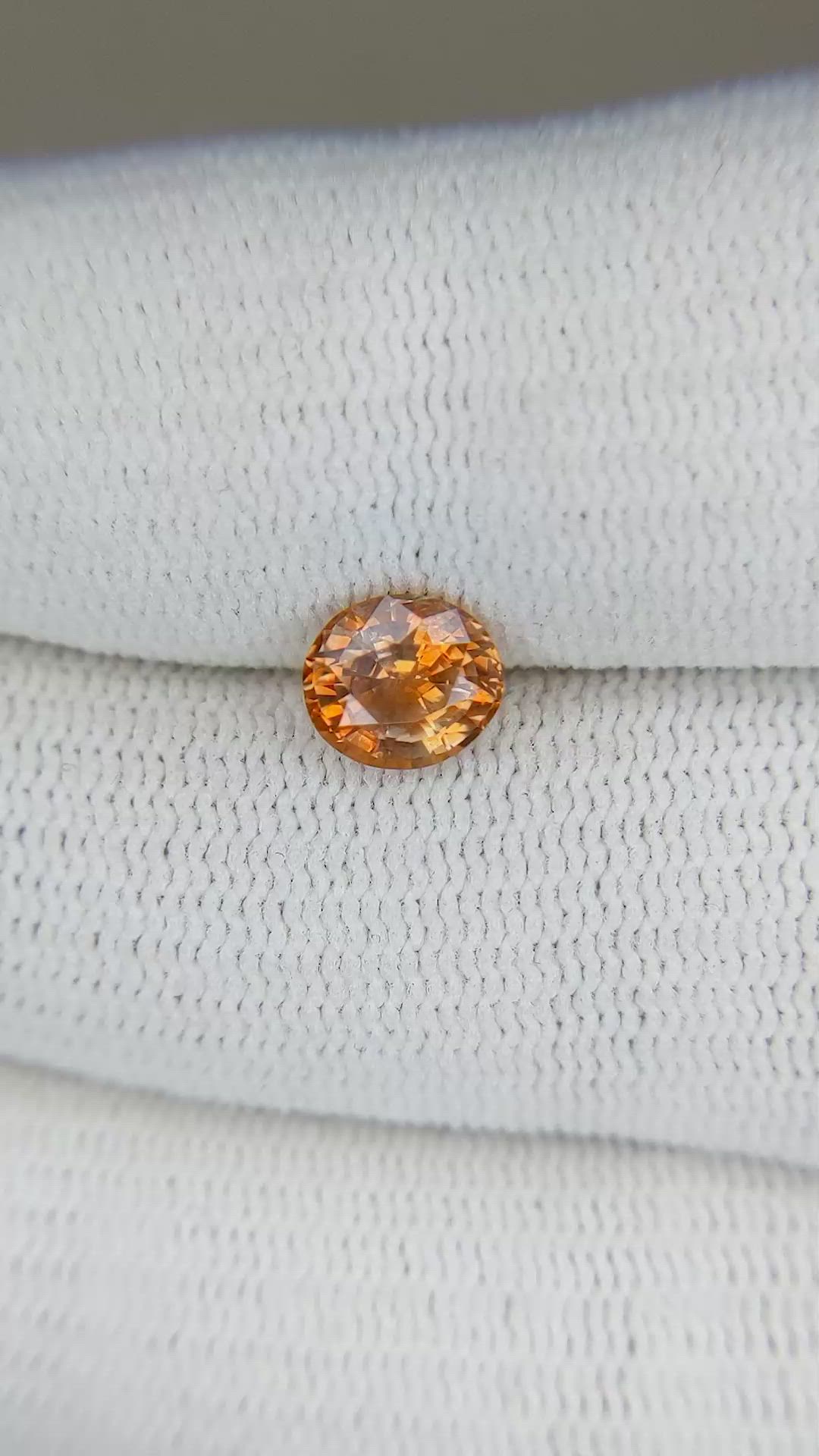 1.15 Ct. Bi Color Sapphire from Montana Size Video