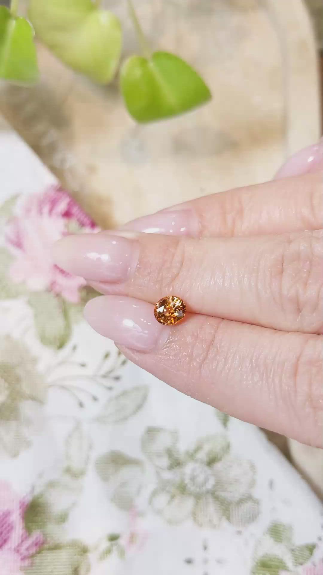 0.99 Ct. Bi Color Sapphire from Montana Size Video