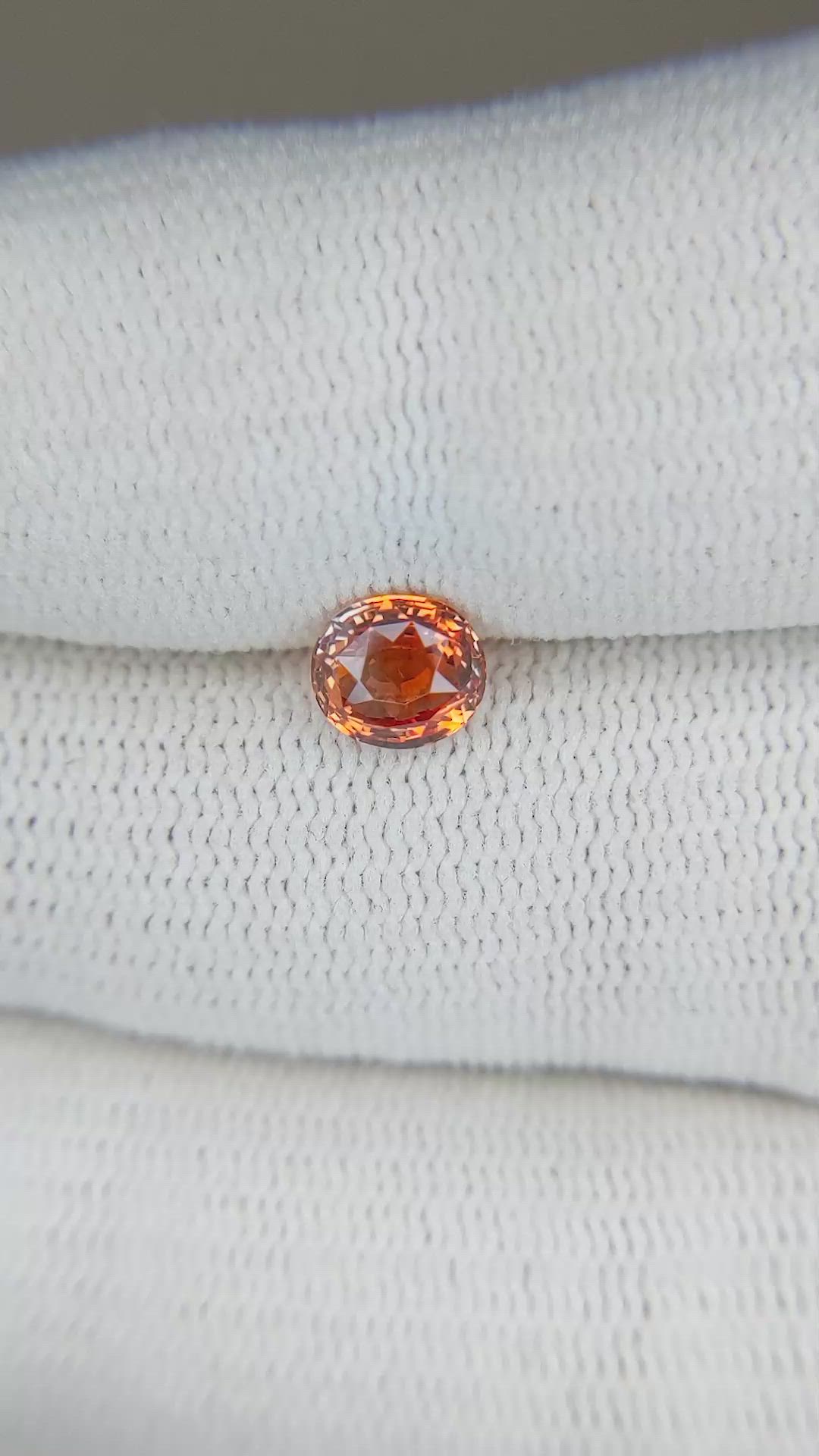 1.03 Ct. Bi Color Sapphire from Montana Size Video