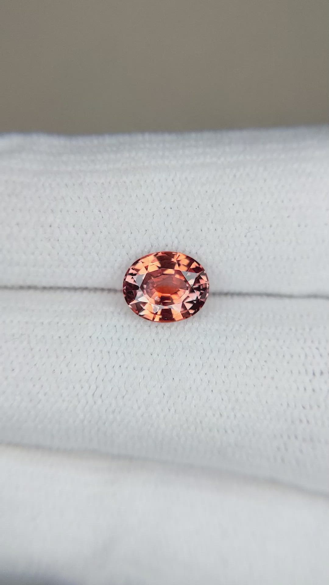 1.48 Ct. Bi Color Sapphire from Montana Size Video