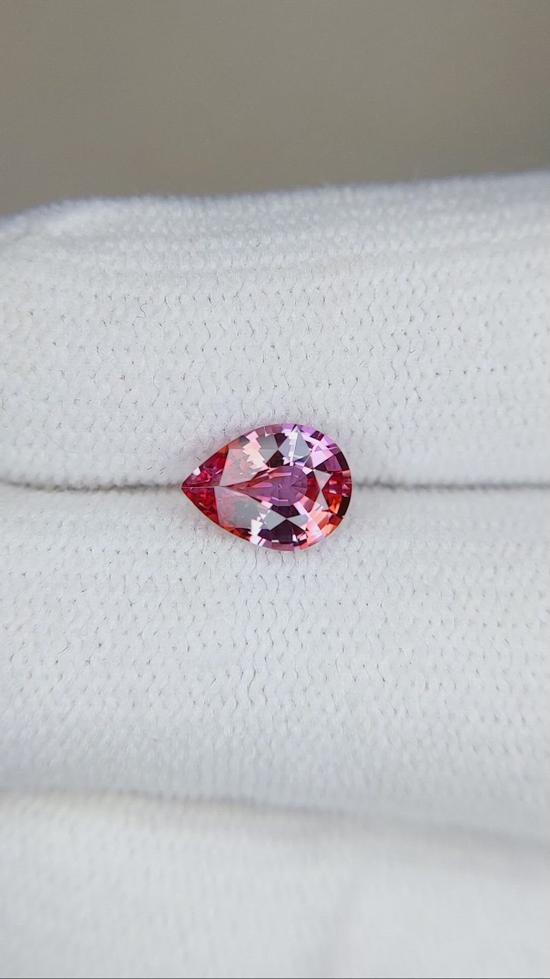 1.09 Ct. Bi Color Sapphire from Montana Size Video