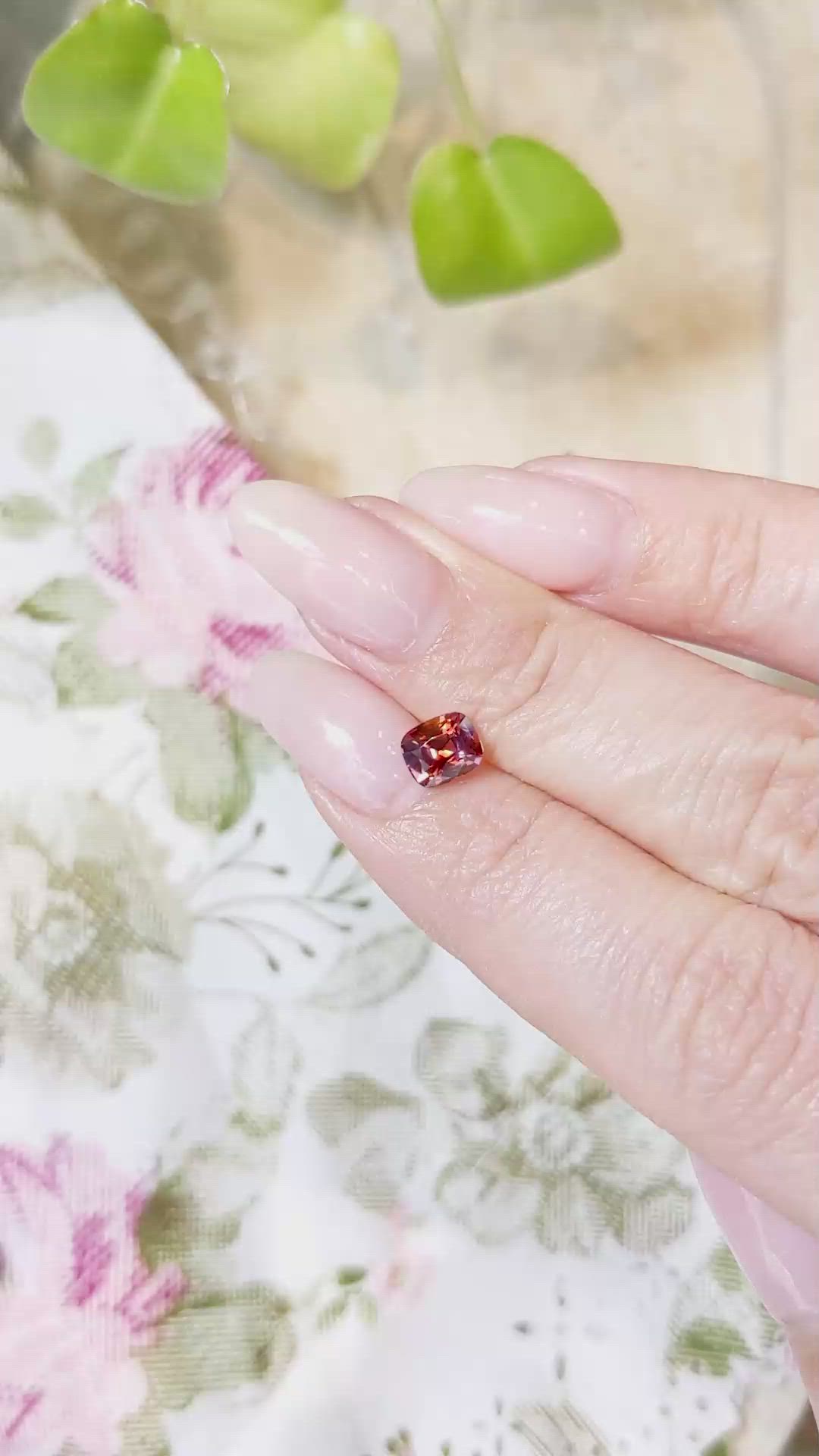 1.22 Ct. Bi Color Sapphire from Montana Size Video