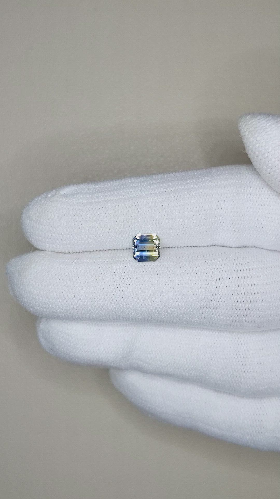 0.85 Ct. Bi Color Sapphire from Ceylon (Sri Lanka) Size Video