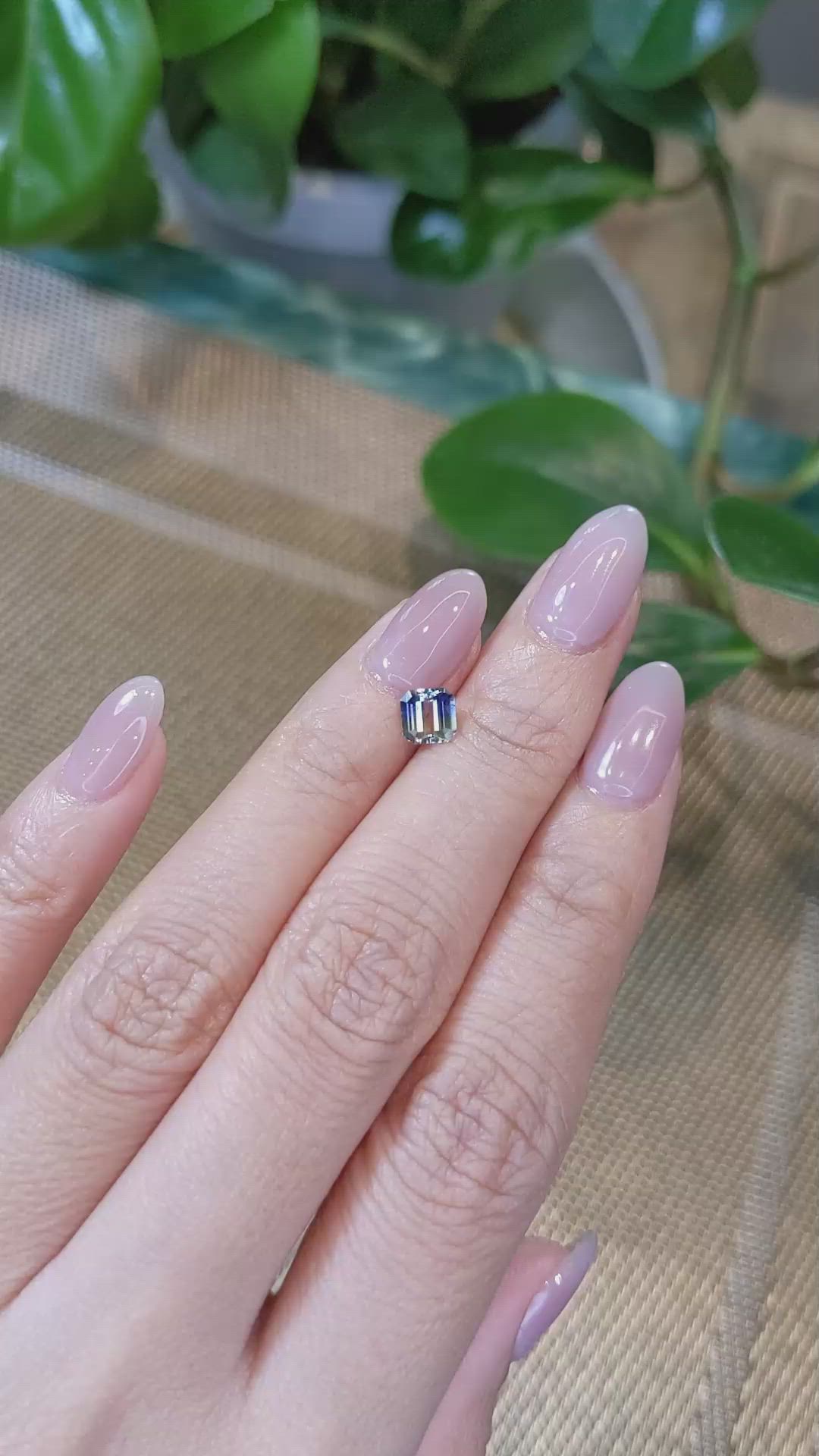 0.85 Ct. Bi Color Sapphire from Ceylon (Sri Lanka) Size Video