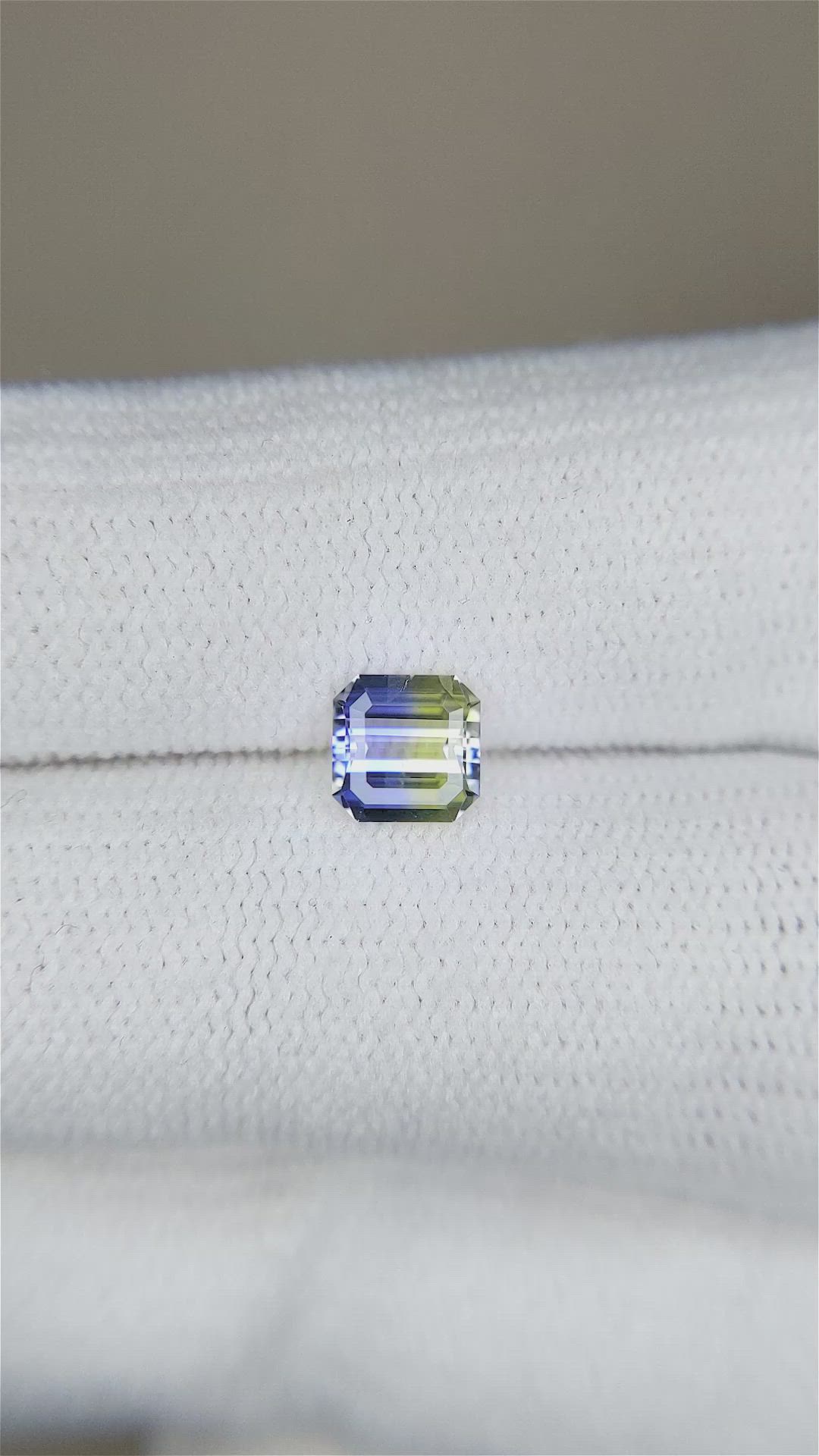 0.85 Ct. Bi Color Sapphire from Ceylon (Sri Lanka) Size Video