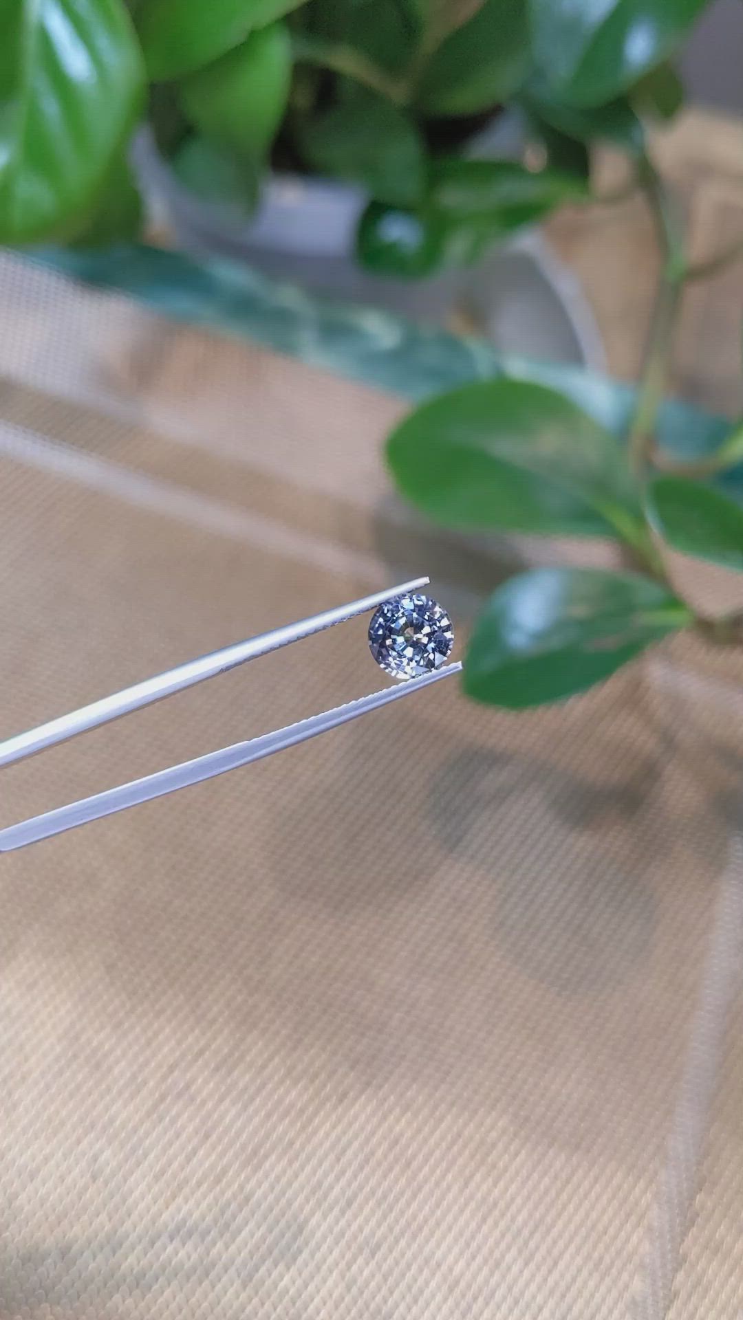 2.10 Ct. Bi Color Sapphire from Ceylon (Sri Lanka) Size Video