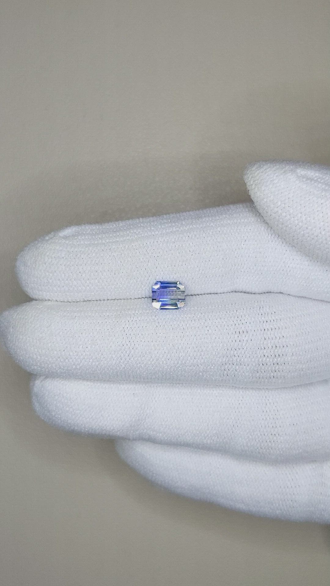 0.89 Ct. Bi Color / Parti Sapphire from Ceylon (Sri Lanka) Size Video