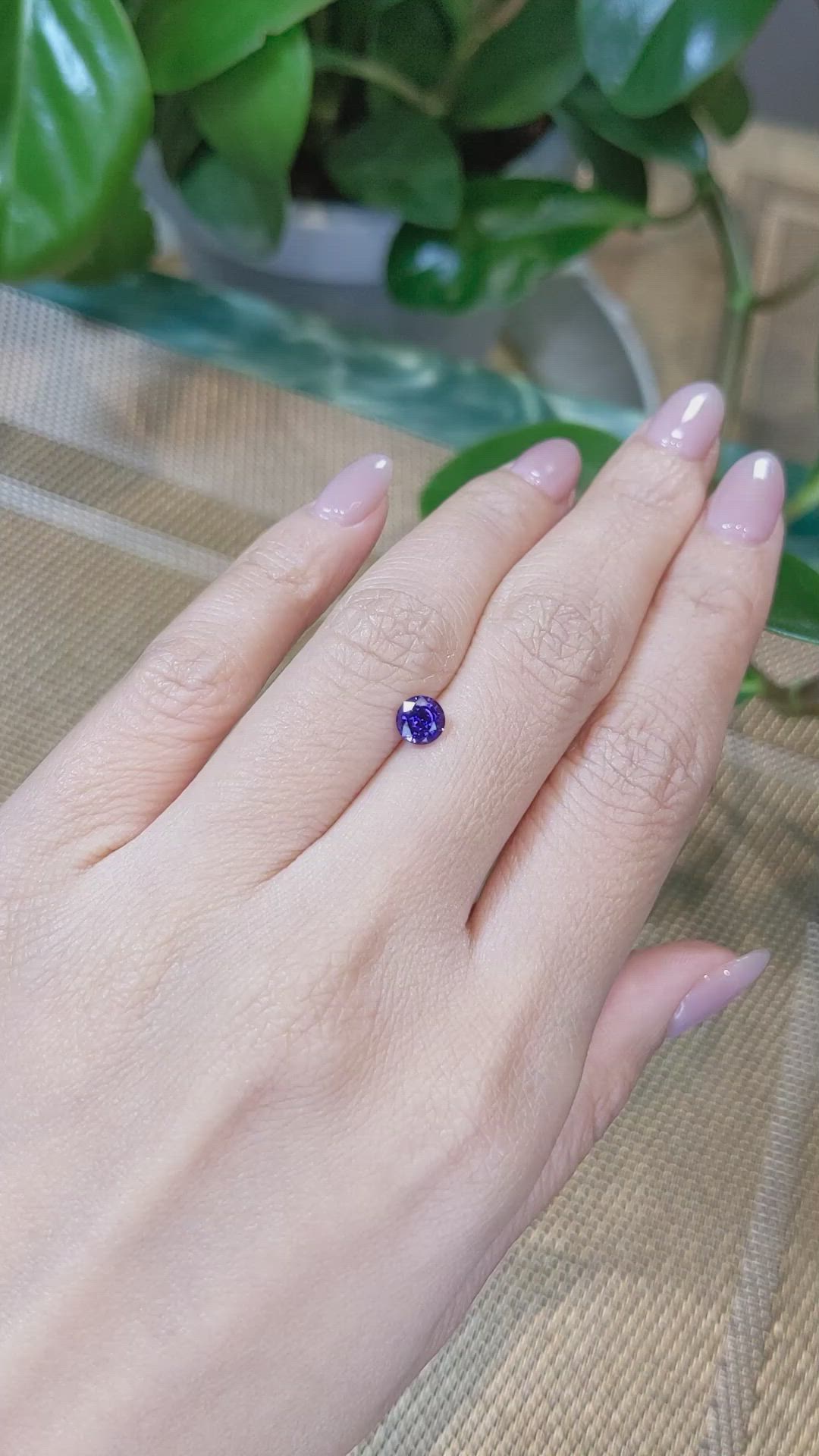 0.76 Ct. Color Change Sapphire from Ceylon (Sri Lanka) Size Video