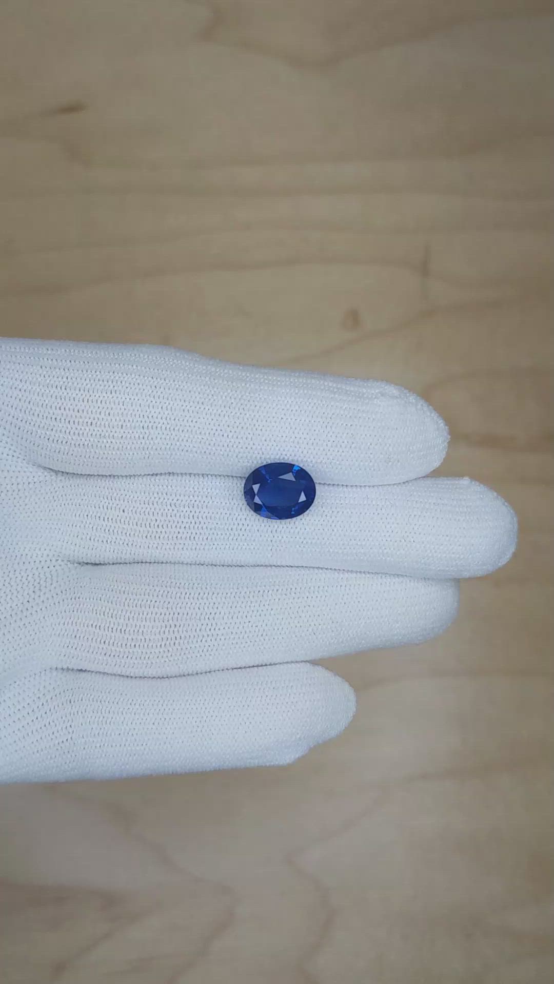 4.23 Ct. Blue Sapphire from Ceylon (Sri Lanka) Size Video
