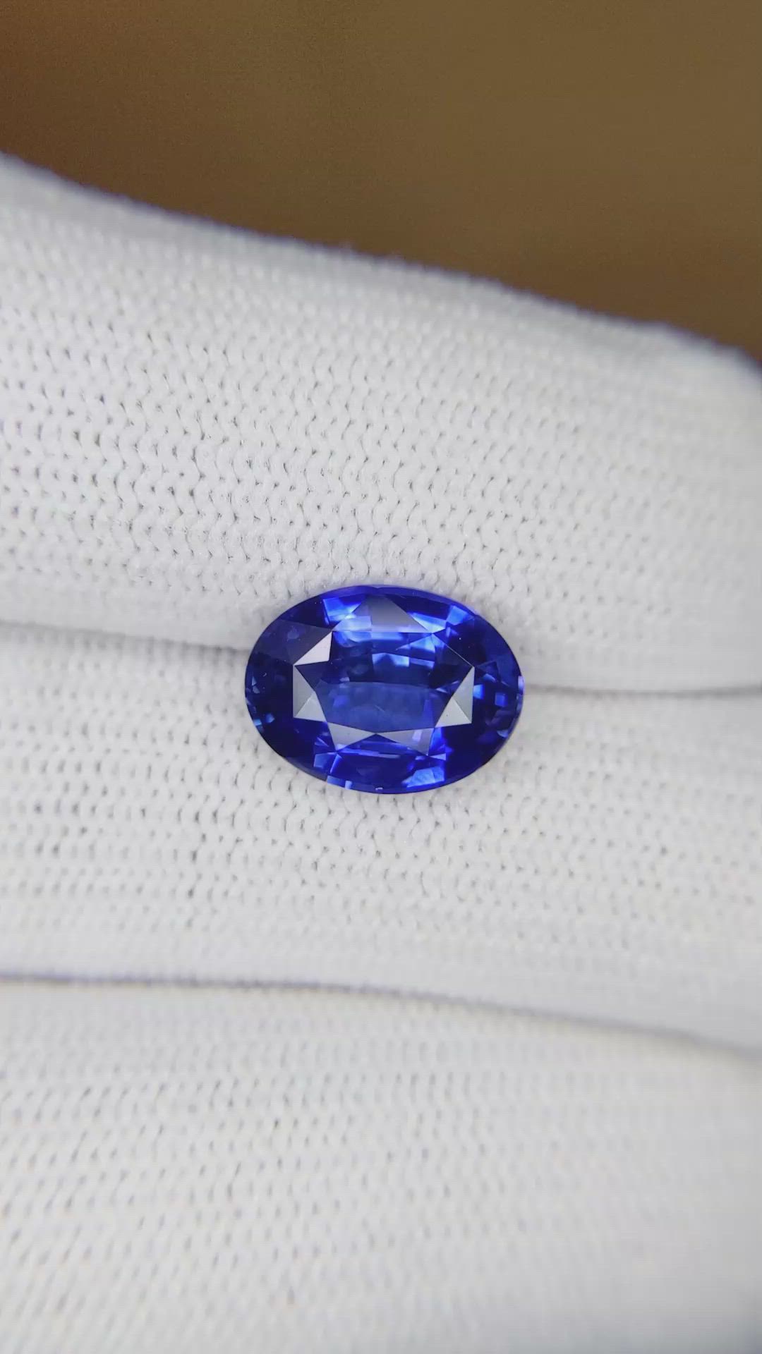 3.51 Ct. Blue Sapphire from Ceylon (Sri Lanka) Size Video
