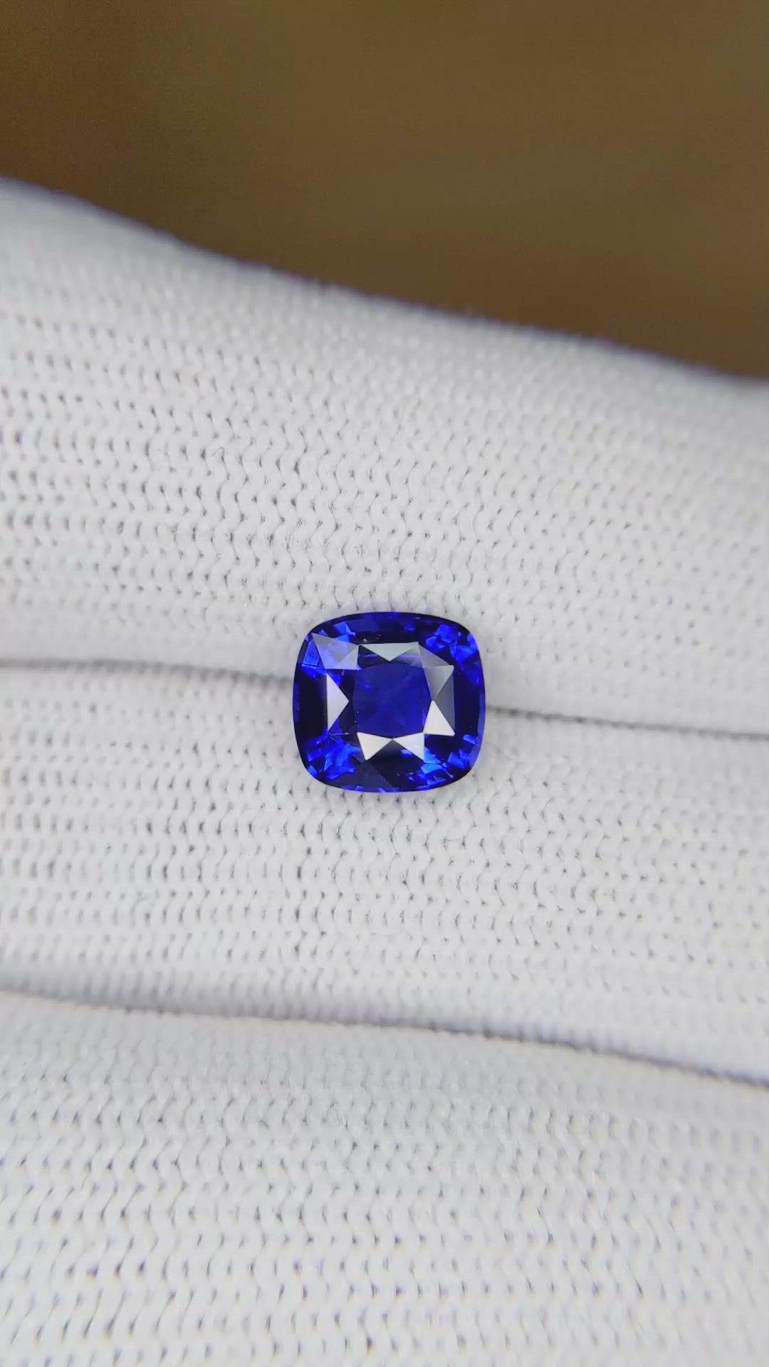 2.03 Ct. Blue Sapphire from Ceylon (Sri Lanka) Size Video