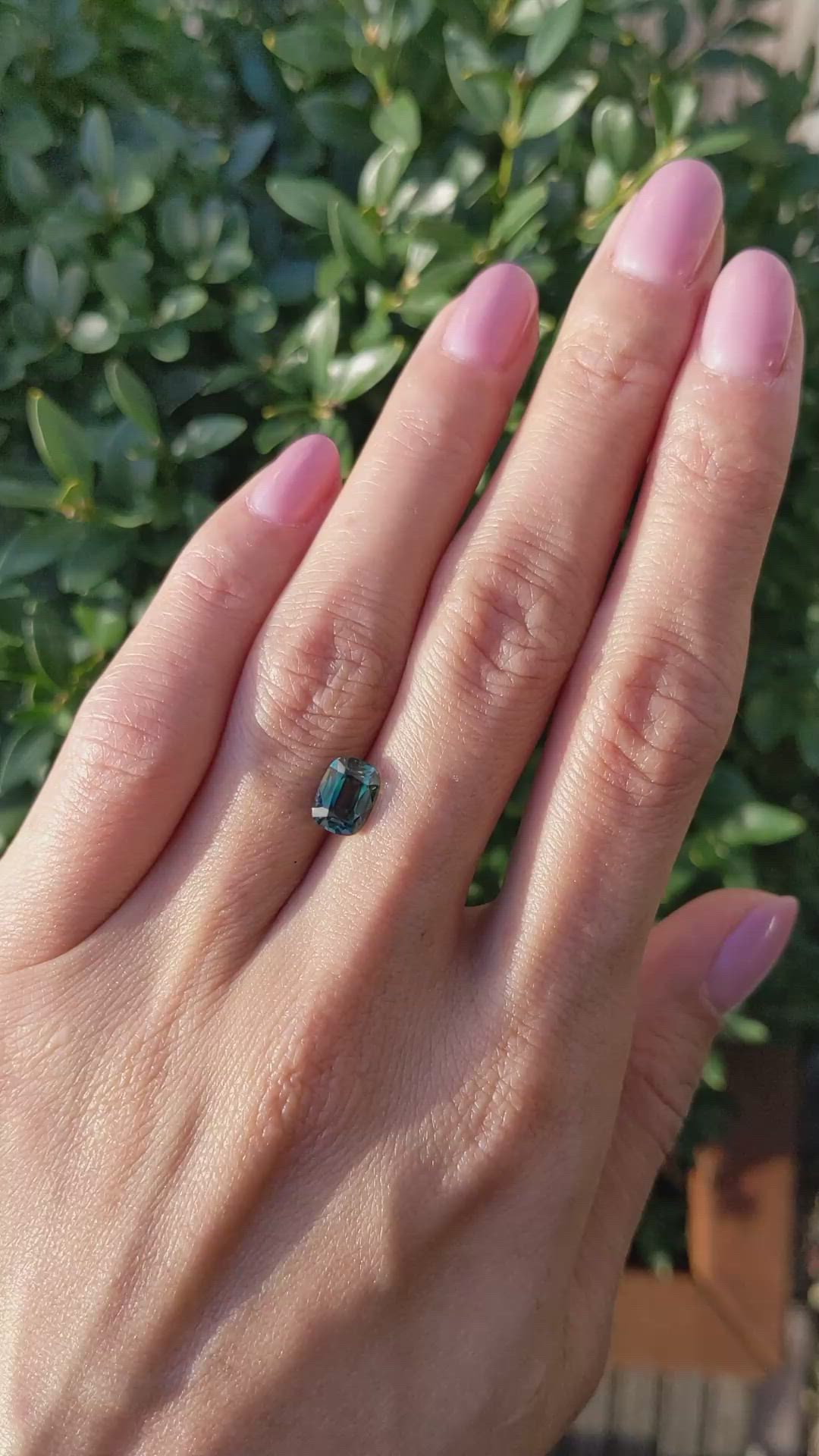 2.03 Ct. Yellowish Green Sapphire from Ceylon (Sri Lanka) Size Video