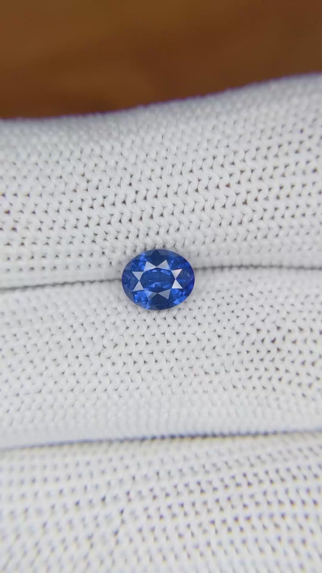 1.12 Ct. Blue Sapphire from Ceylon (Sri Lanka) Size Video
