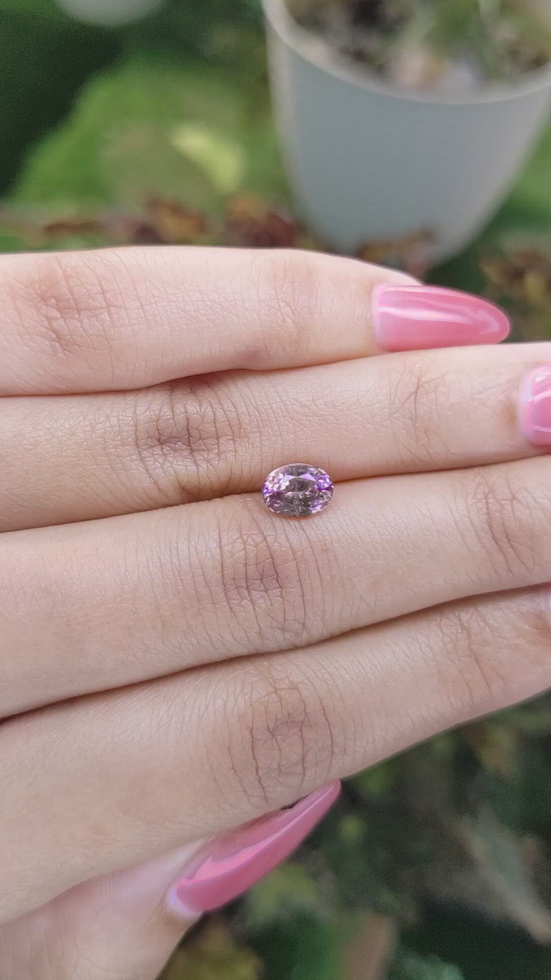 1.28 Ct. Bi Color Sapphire from Ceylon (Sri Lanka) Size Video