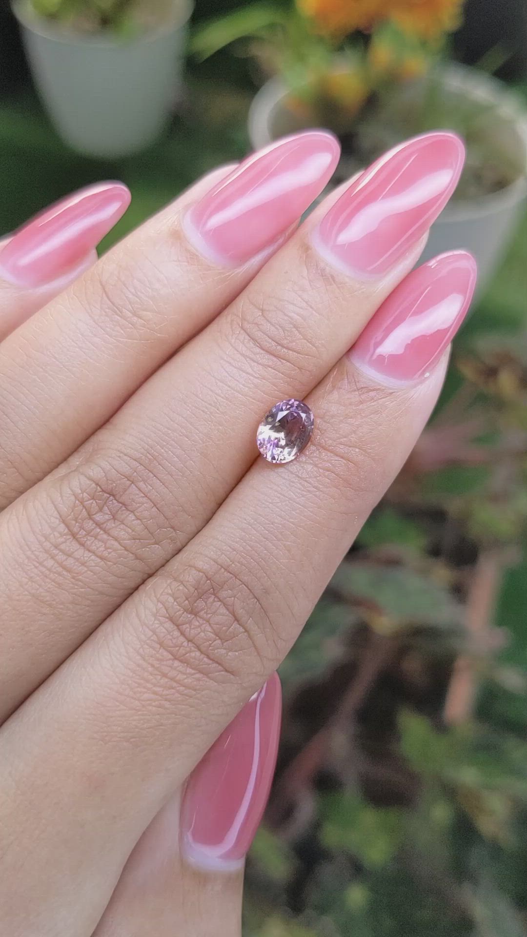 1.28 Ct. Bi Color Sapphire from Ceylon (Sri Lanka) Size Video