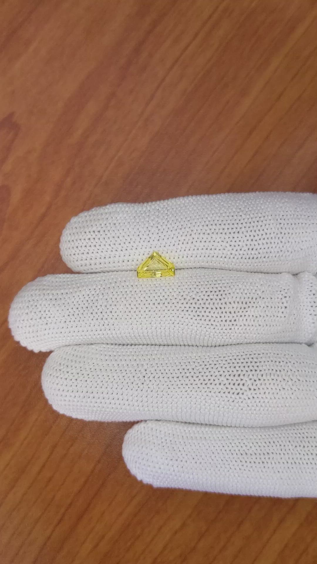 1.03 Ct. Yellow Sapphire from Ceylon (Sri Lanka) Size Video