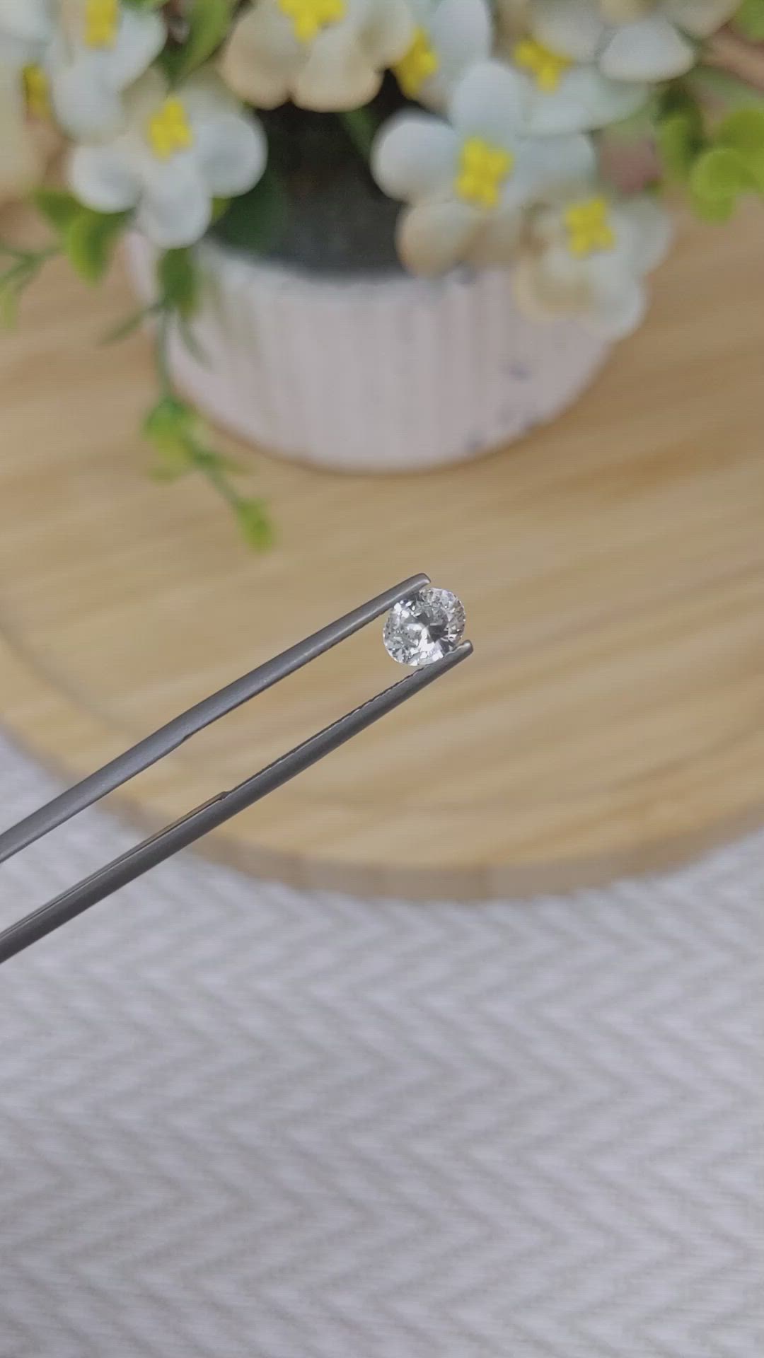 0.86 Ct. White Sapphire from Ceylon (Sri Lanka) Size Video