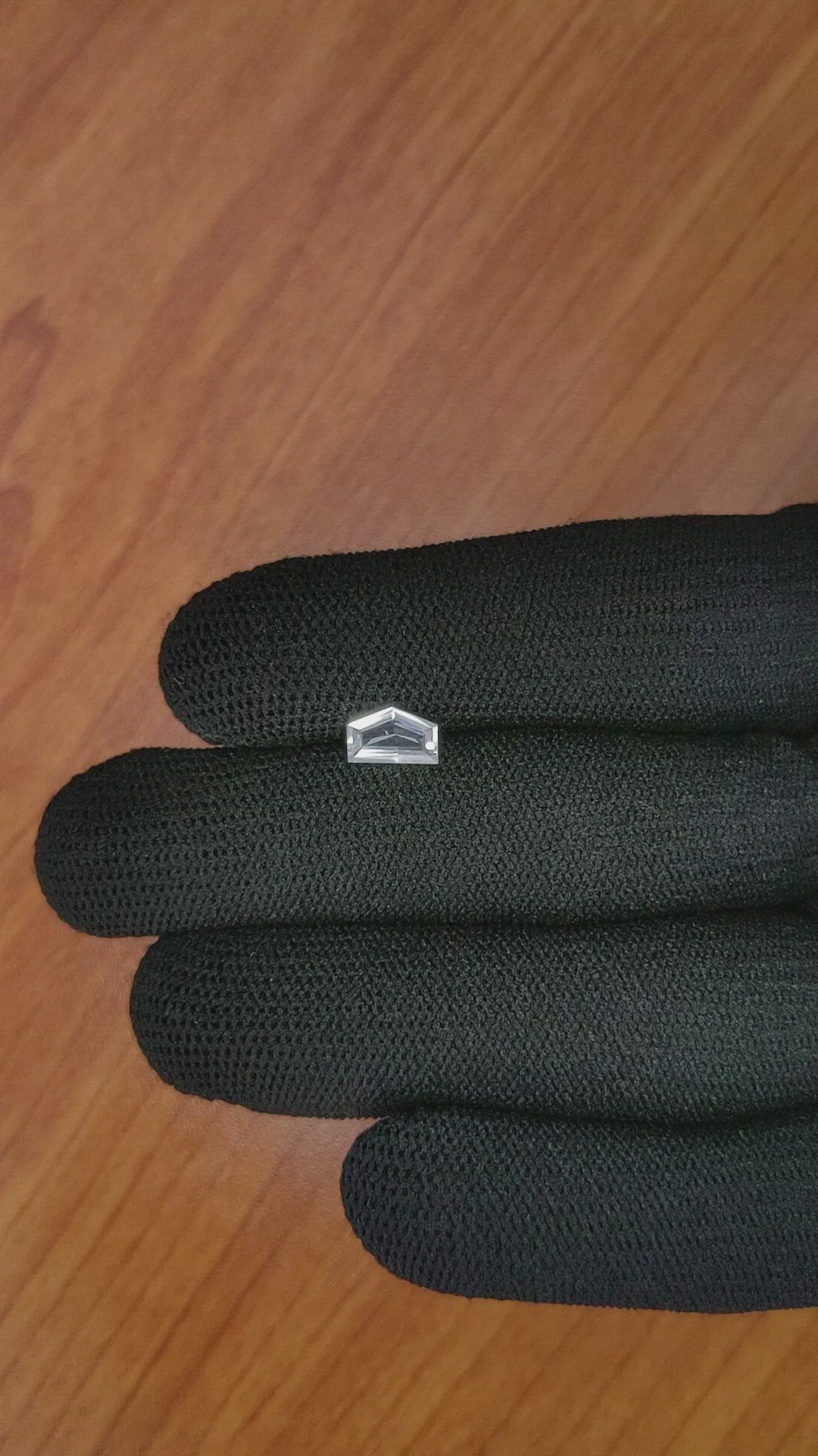 0.82 Ct. White Sapphire from Ceylon (Sri Lanka) Size Video