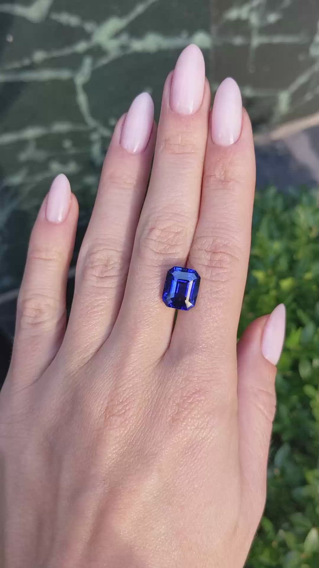 7.32 Ct. Blue Sapphire from Ceylon (Sri Lanka) Size Video