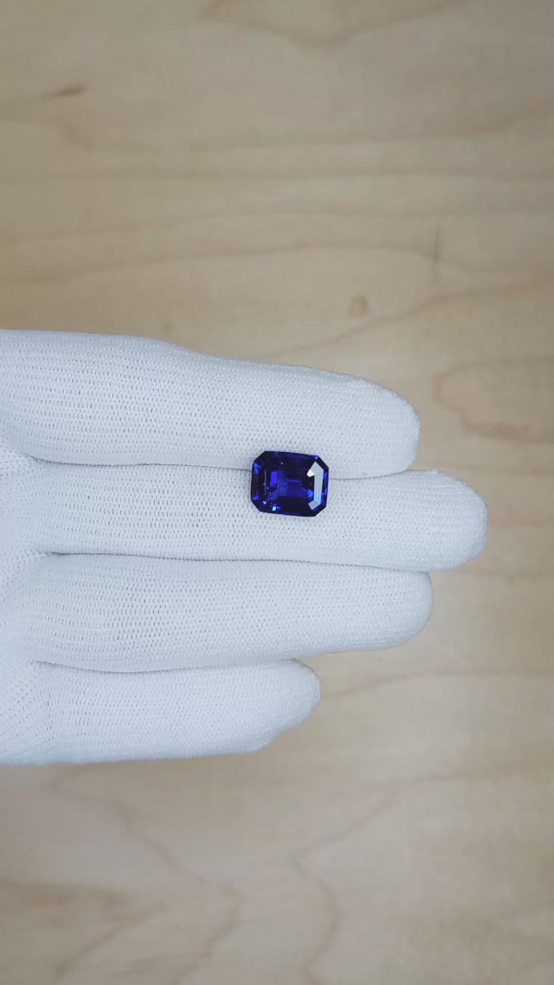 7.32 Ct. Blue Sapphire from Ceylon (Sri Lanka) Size Video