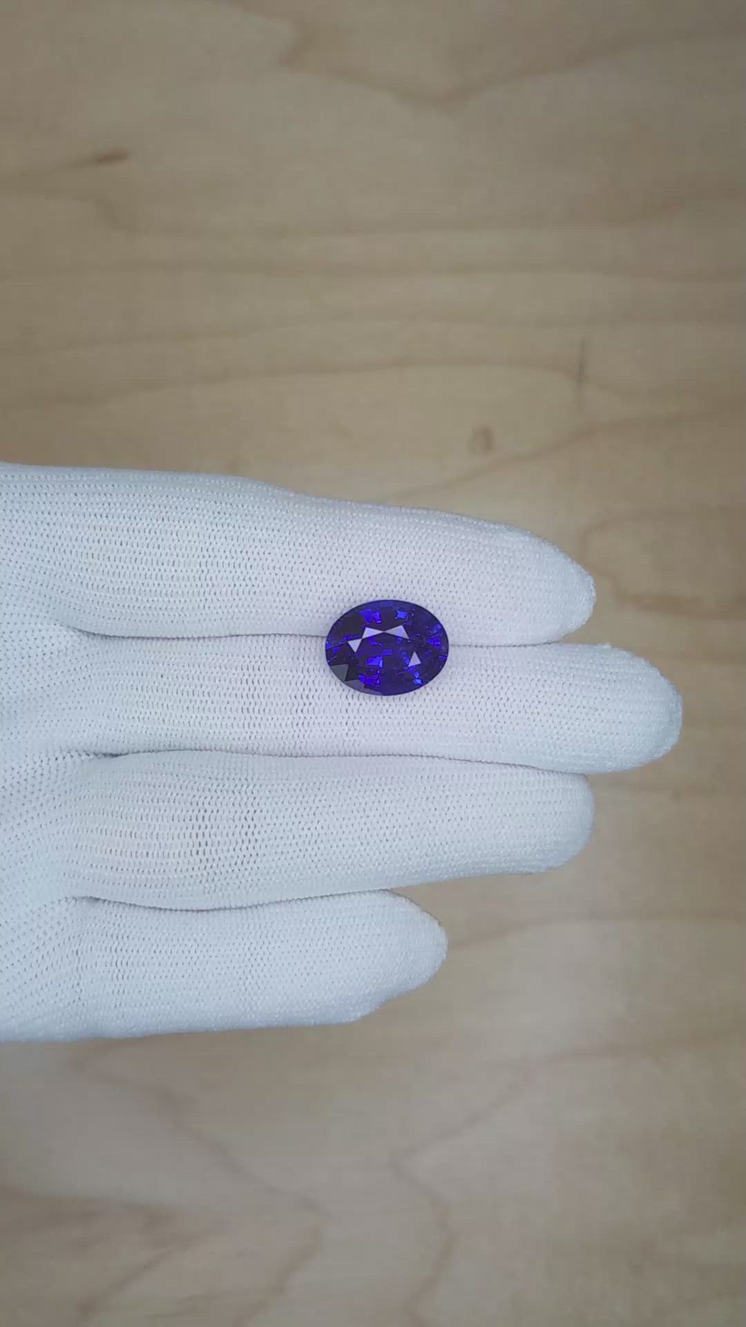 9.90 Ct. Blue Sapphire from Ceylon (Sri Lanka) Size Video
