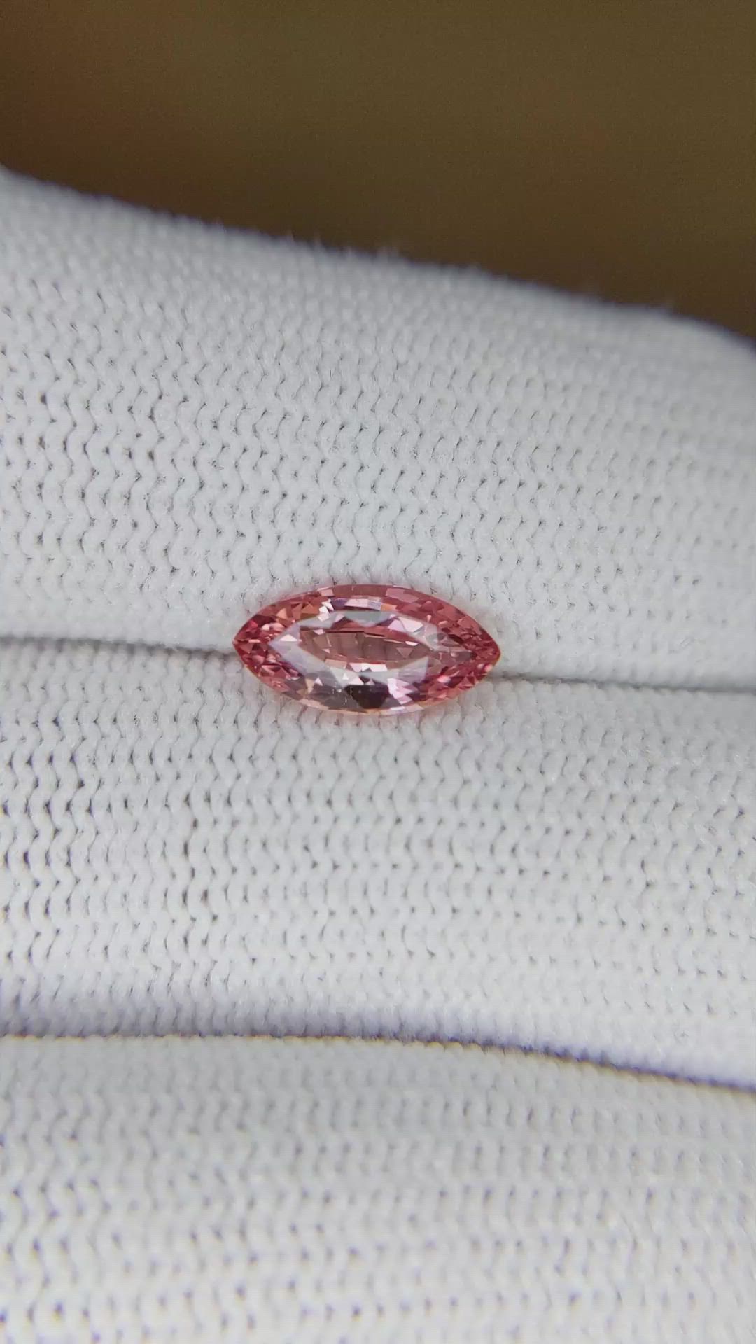 1.03 Ct. Padparadscha Sapphire from Ceylon (Sri Lanka) Size Video