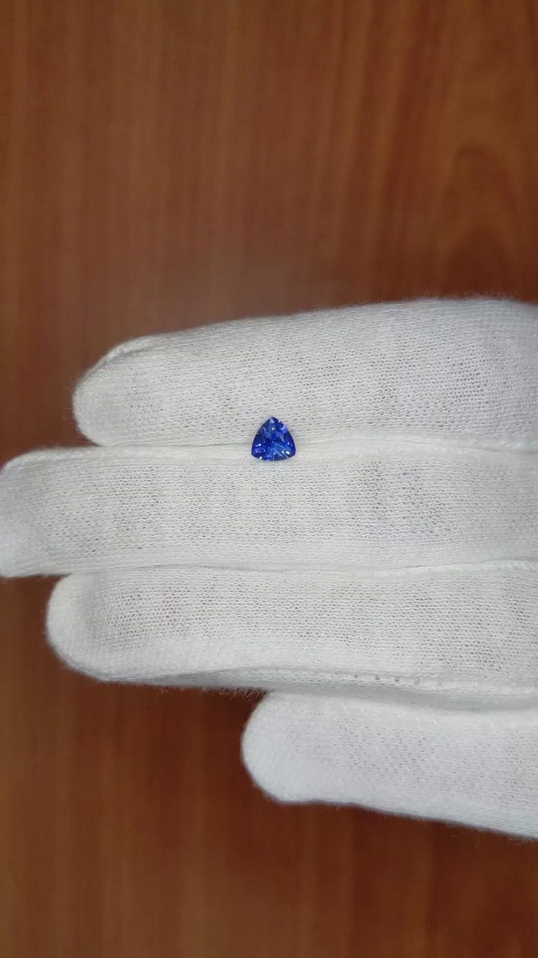 0.47 Ct. Blue Sapphire from Ceylon (Sri Lanka) Size Video
