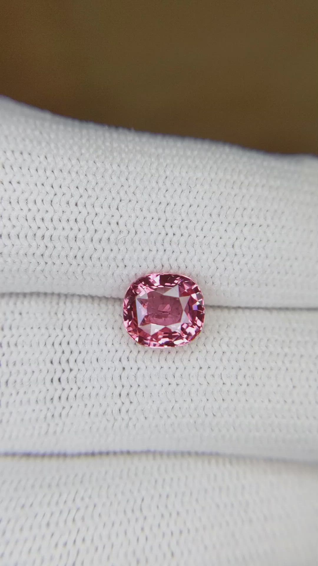 2.02 Ct. Padparadscha Sapphire from Ceylon (Sri Lanka) Size Video