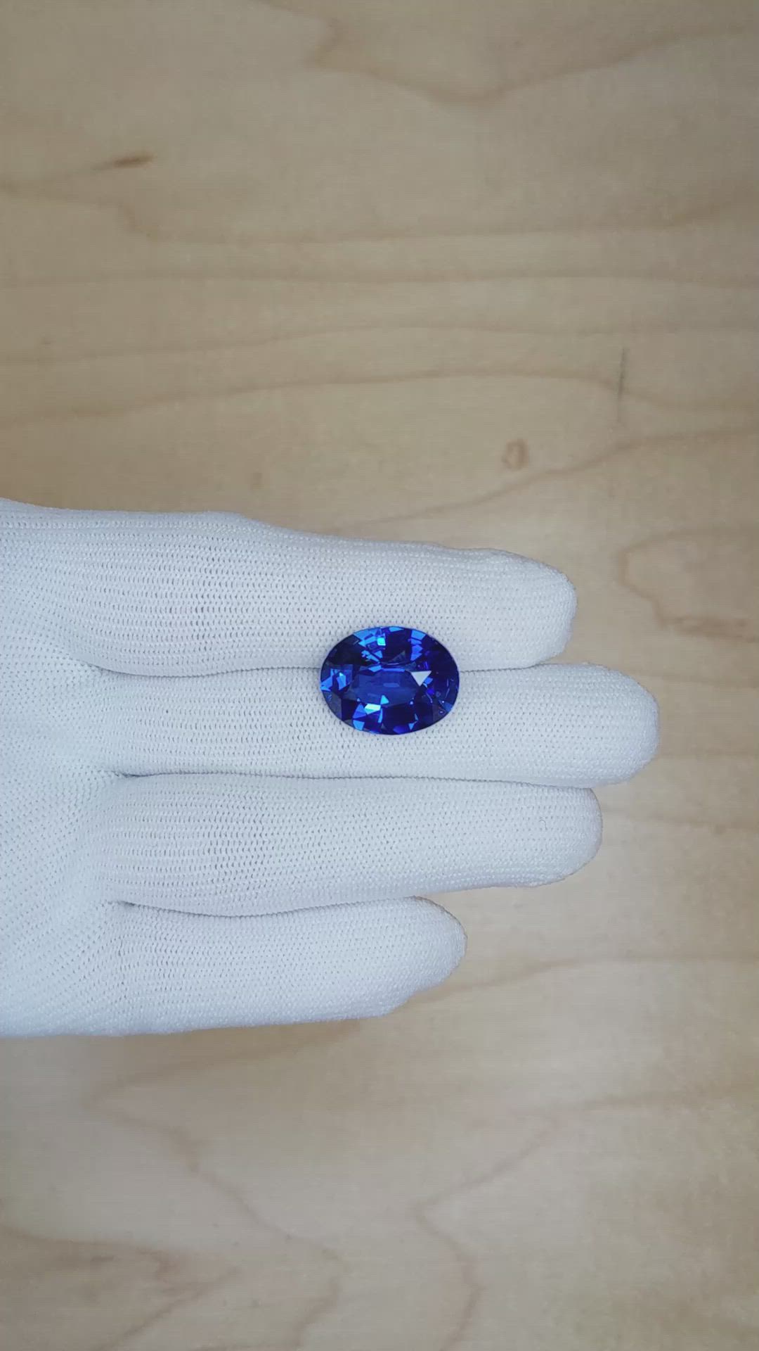 14.15 Ct. Blue Sapphire from Ceylon (Sri Lanka) Size Video