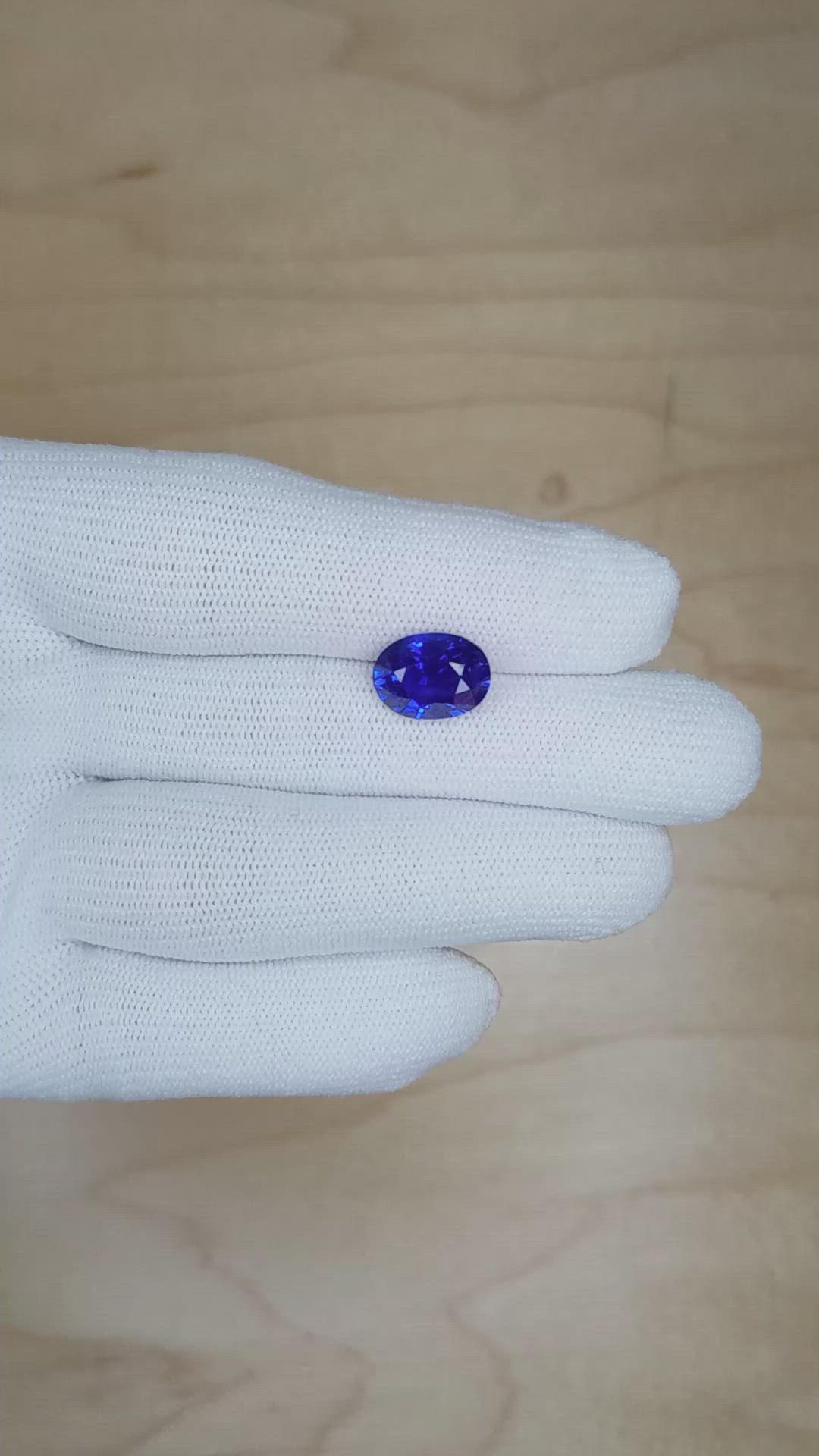 5.25 Ct. Blue Sapphire from Ceylon (Sri Lanka) Size Video