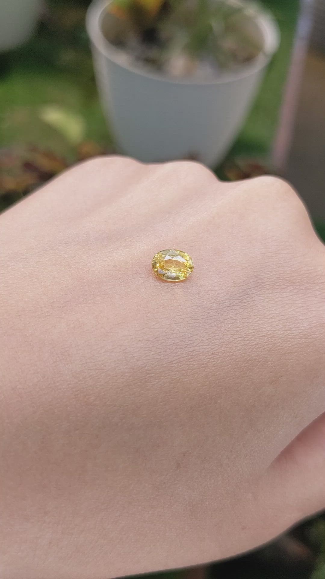 1.11 Ct. Yellow Sapphire from Ceylon (Sri Lanka) Size Video