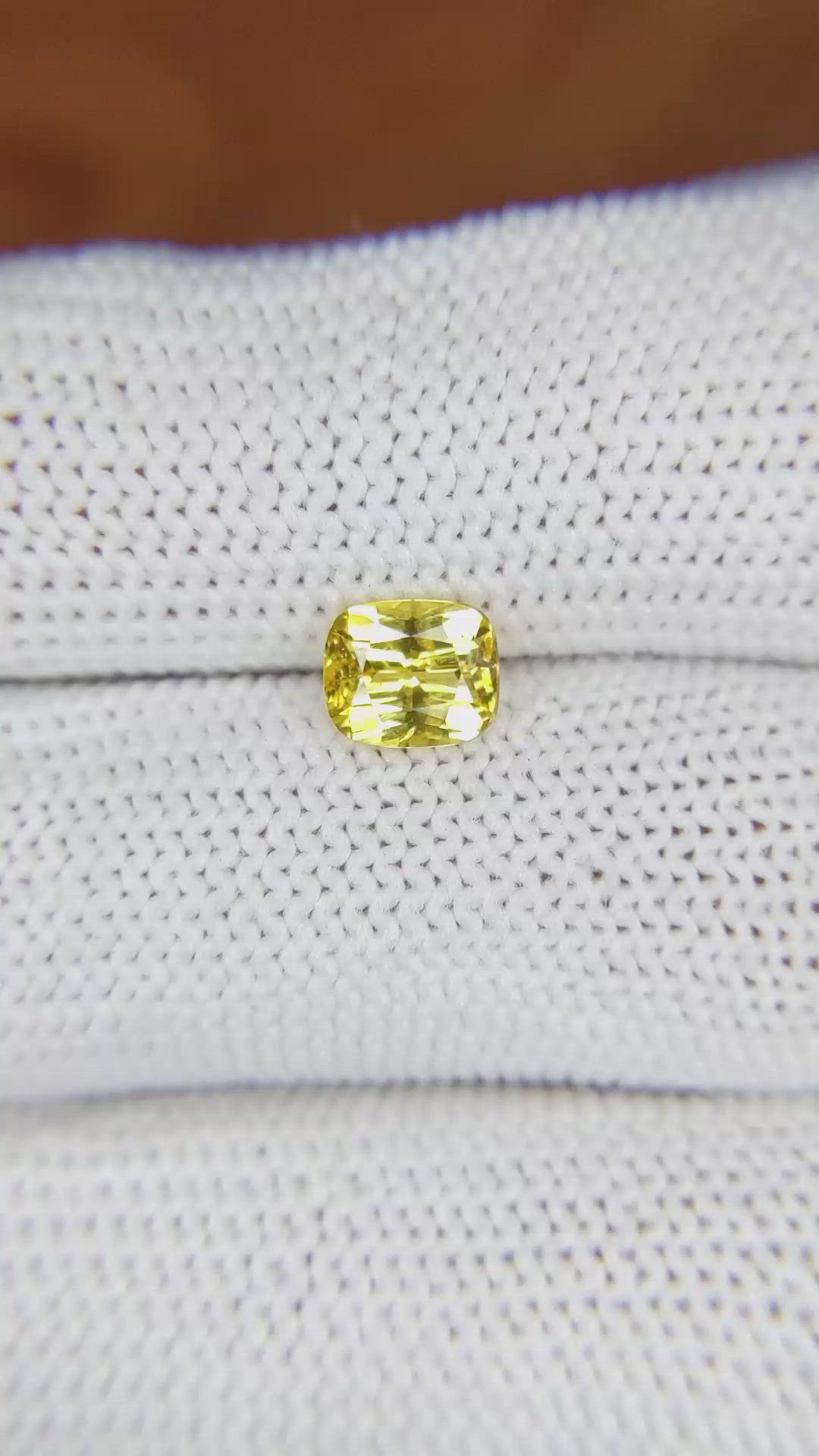 1.16 Ct. Yellow Sapphire from Ceylon (Sri Lanka) Size Video