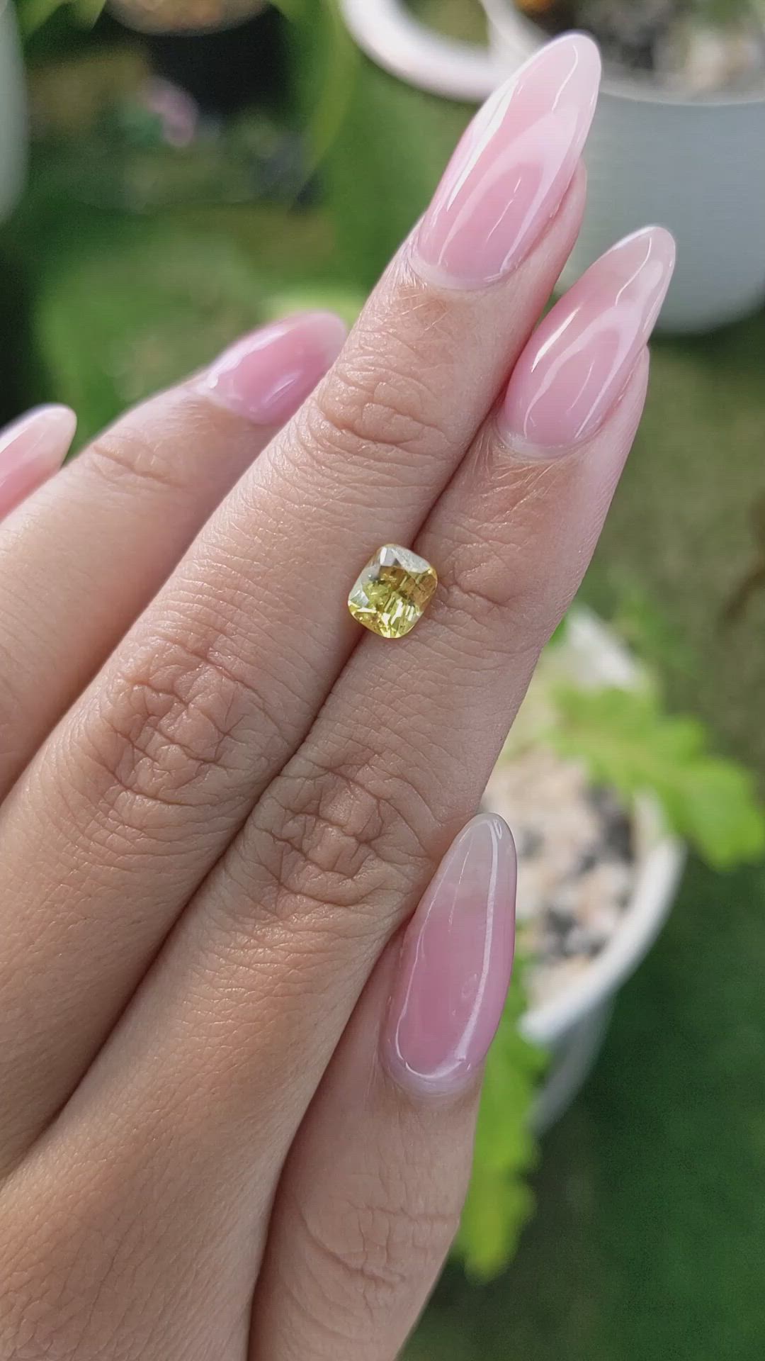 1.16 Ct. Yellow Sapphire from Ceylon (Sri Lanka) Size Video