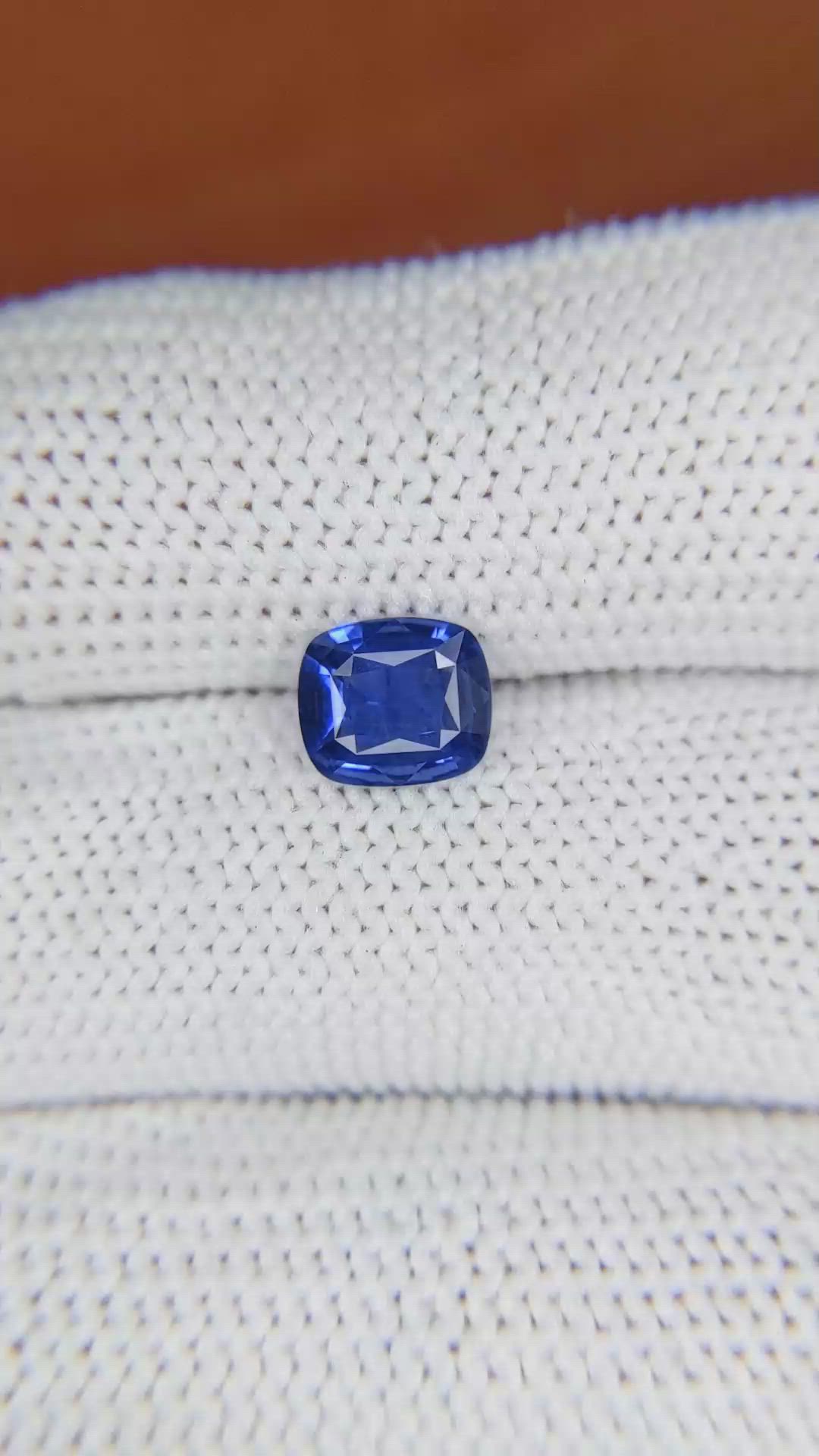 1.21 Ct. Blue Sapphire from Ceylon (Sri Lanka) Size Video