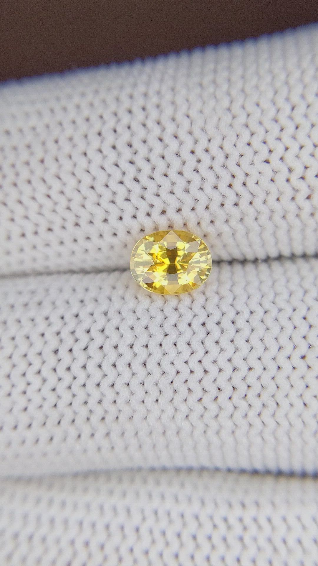 1.03 Ct. Yellow Sapphire from Ceylon (Sri Lanka) Size Video
