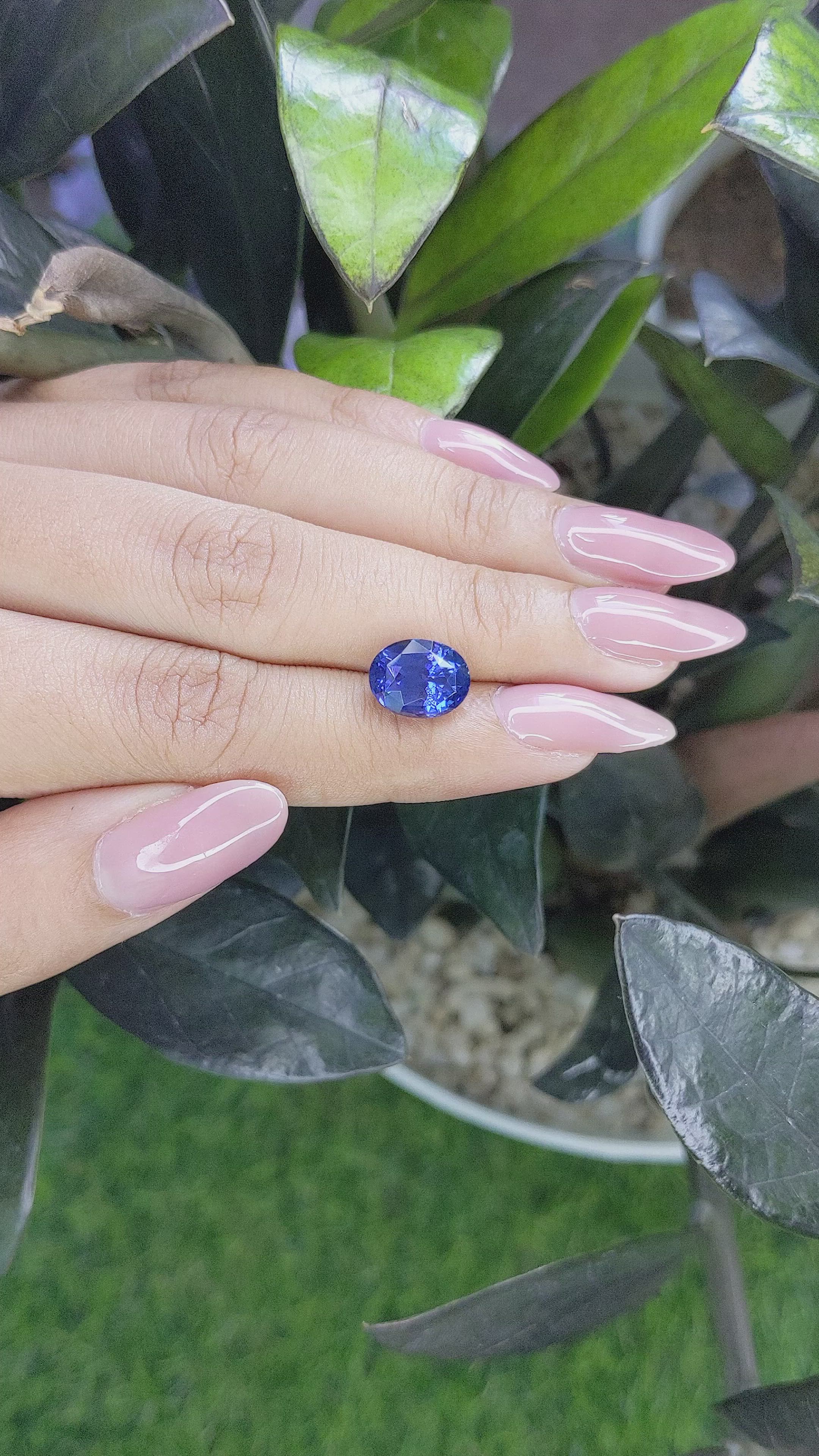 5.00 Ct. Blue Sapphire from Ceylon (Sri Lanka) Size Video