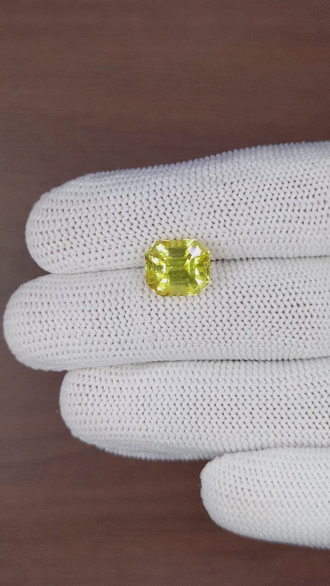 6.57 Ct. Yellow Sapphire from Ceylon (Sri Lanka) Size Video