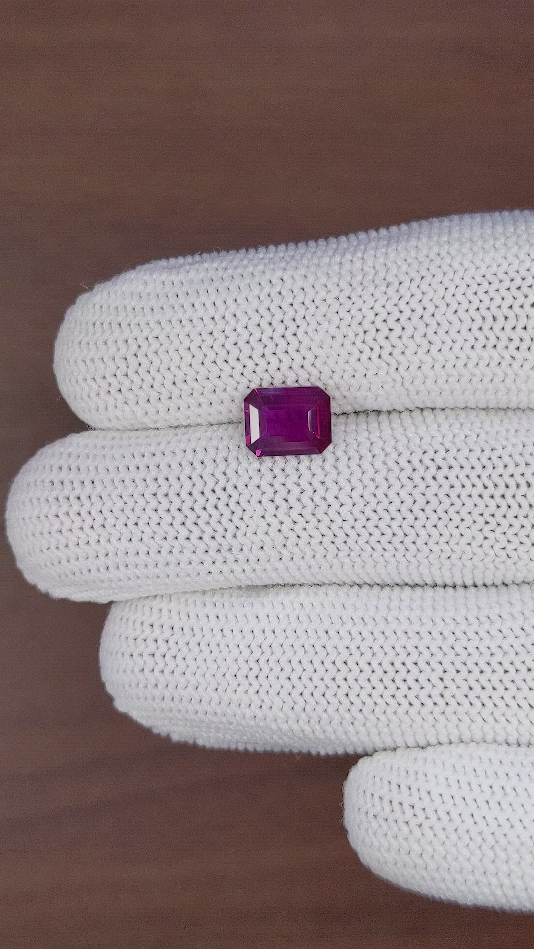 2.07 Ct. Pinkish Purple Sapphire from Ceylon (Sri Lanka) Size Video