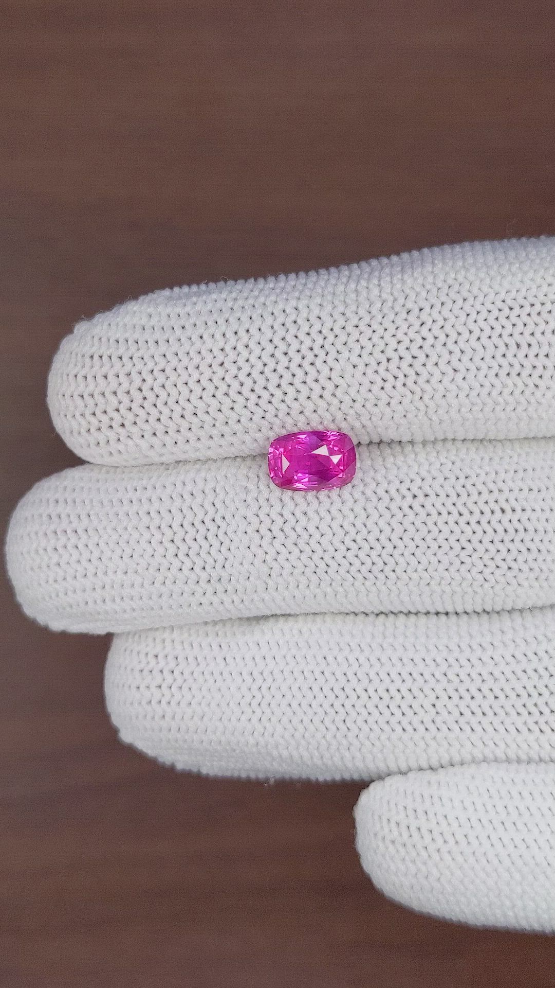 2.05 Ct. Pink Sapphire from Ceylon (Sri Lanka) Size Video