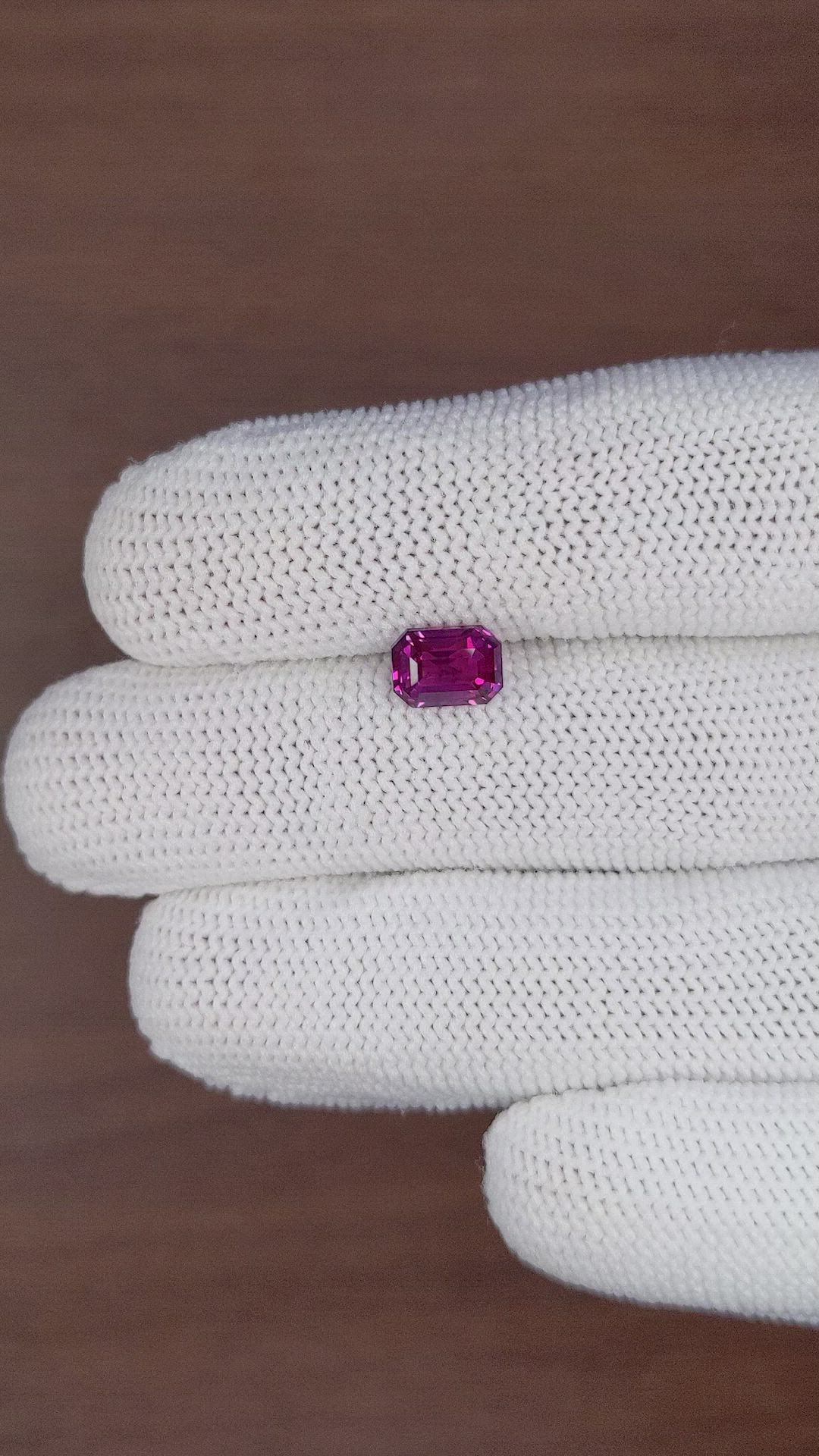 2.03 Ct. Pinkish Purple Sapphire from Ceylon (Sri Lanka) Size Video