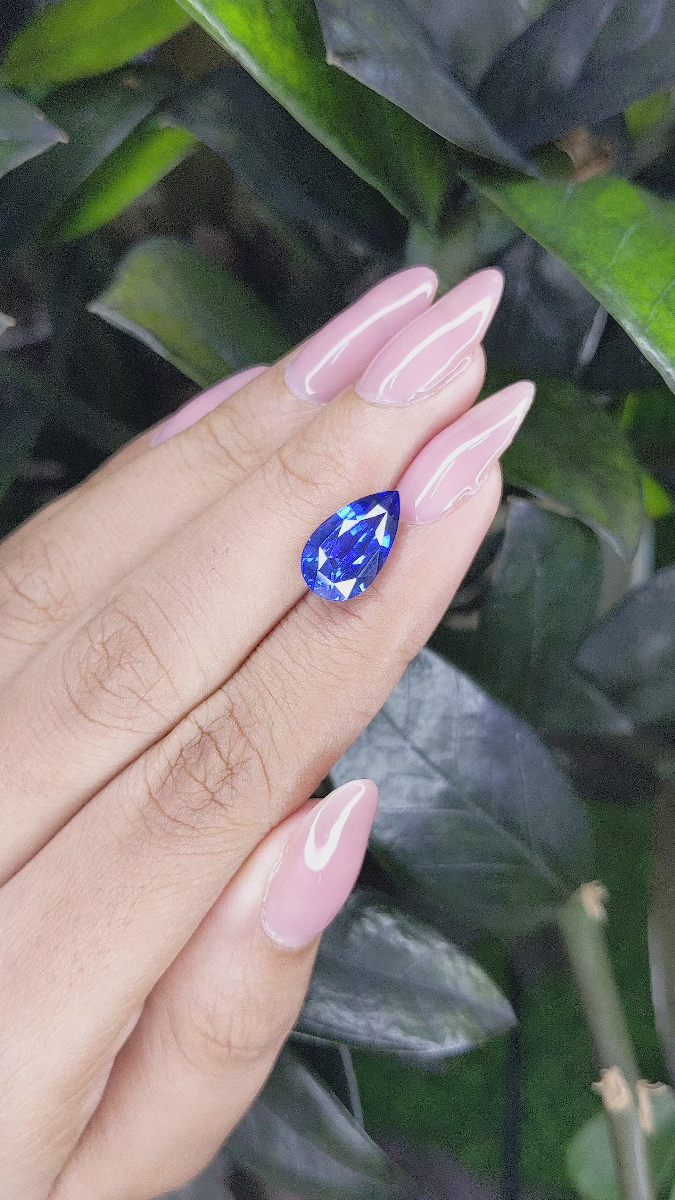 5.06 Ct. Blue Sapphire from Ceylon (Sri Lanka) Size Video