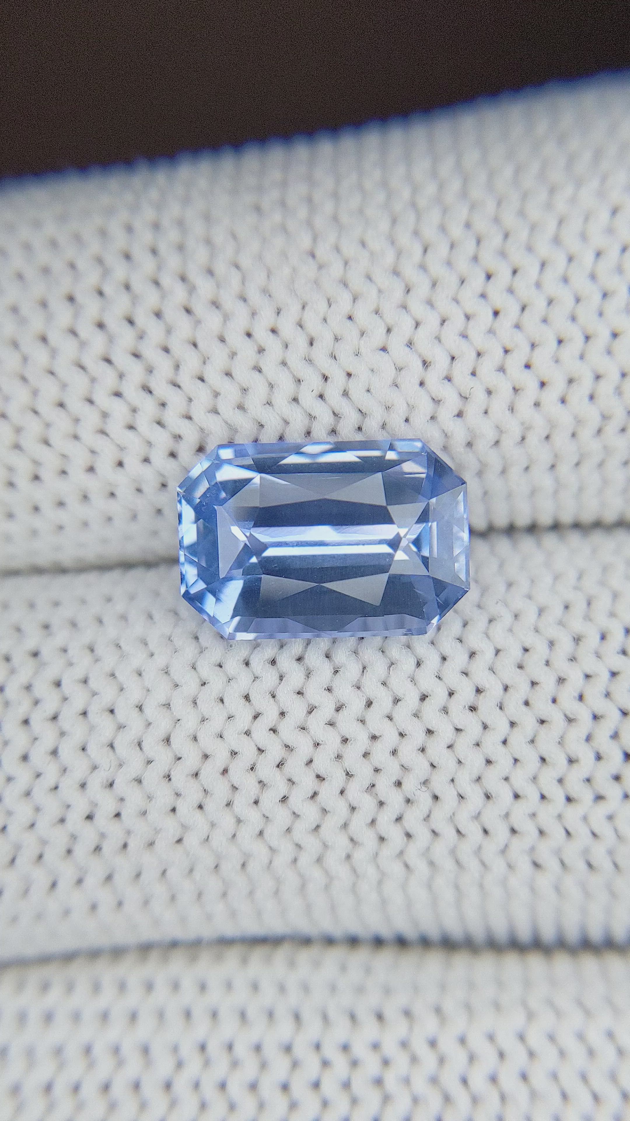 5.30 Ct. Blue Sapphire from Ceylon (Sri Lanka) Size Video